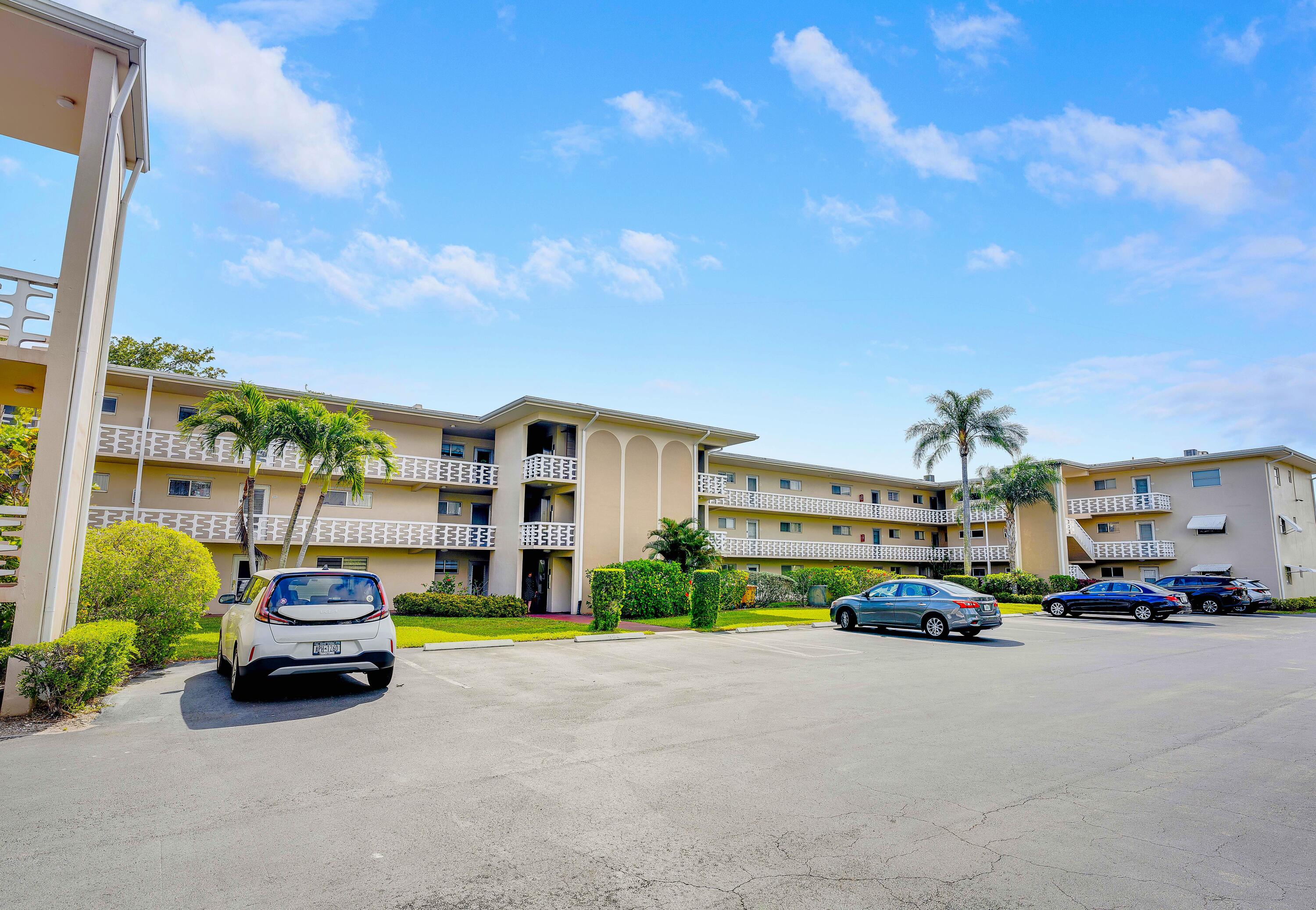 Property for Sale at 2721 Garden Drive 309, Lake Worth, Palm Beach County, Florida - Bedrooms: 2 
Bathrooms: 1  - $95,000