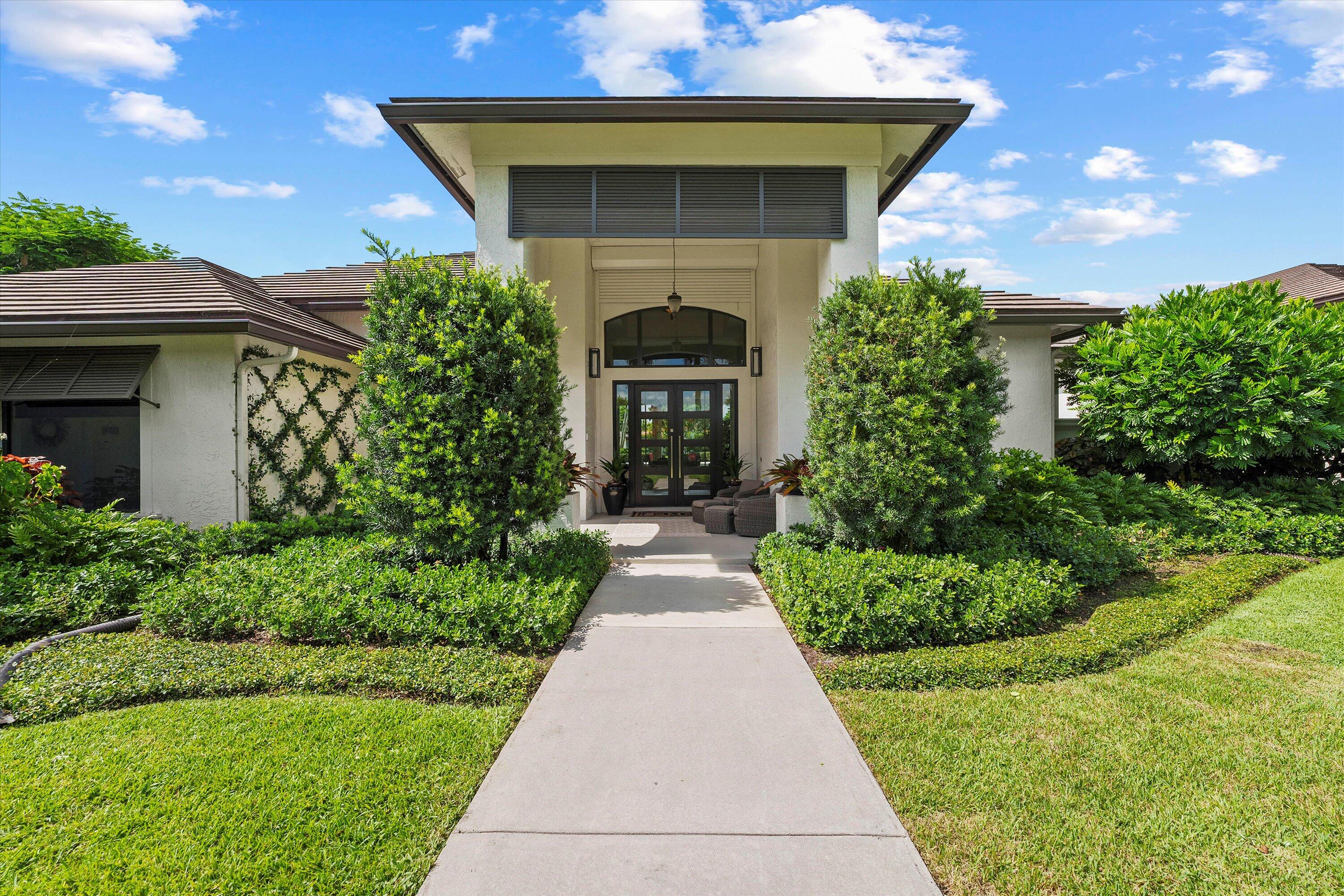 14439 Draft Horse Lane, Wellington, Palm Beach County, Florida - 5 Bedrooms  
4.5 Bathrooms - 