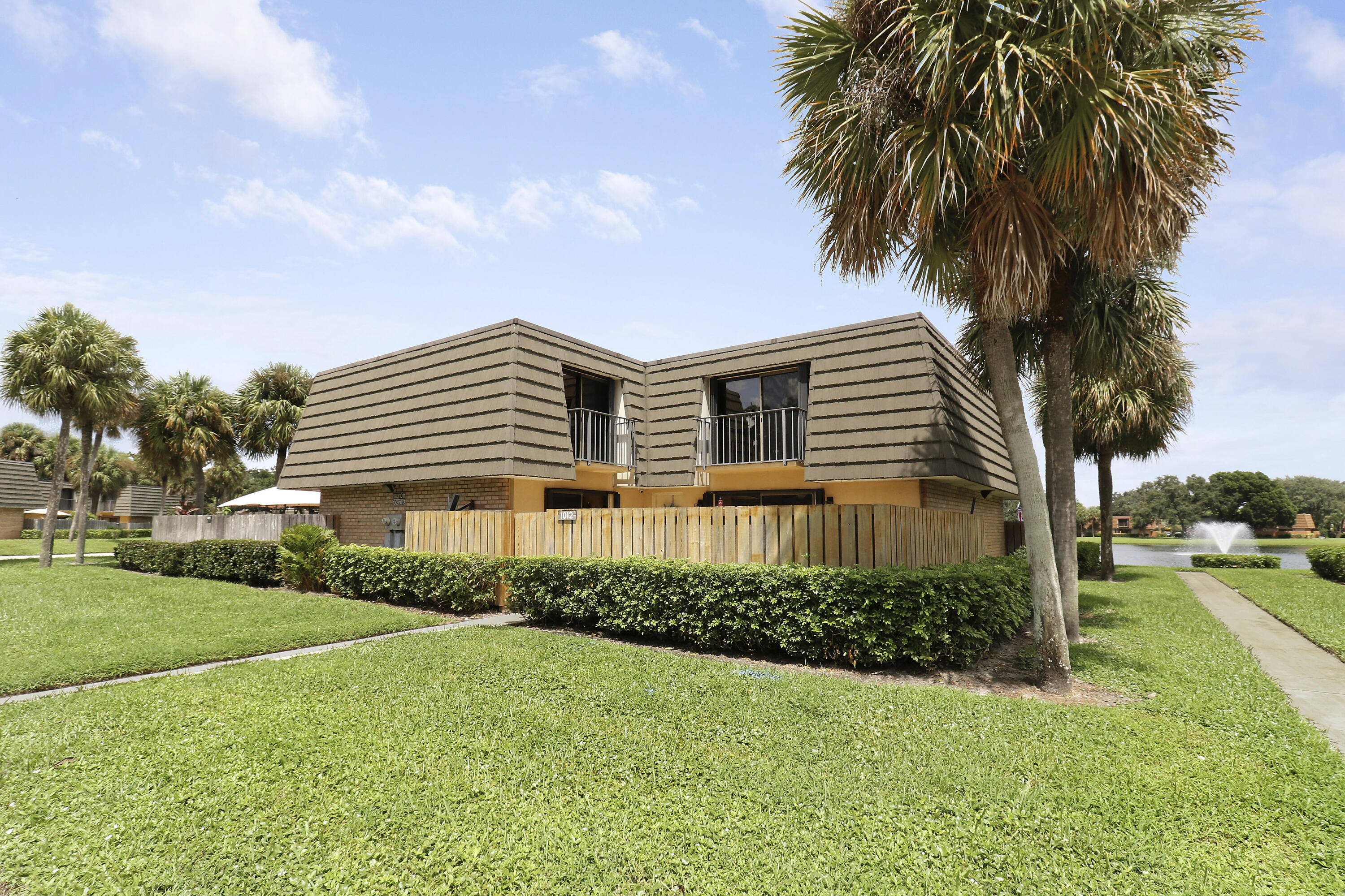 1012 10th Way, West Palm Beach, Palm Beach County, Florida - 2 Bedrooms  
2.5 Bathrooms - 