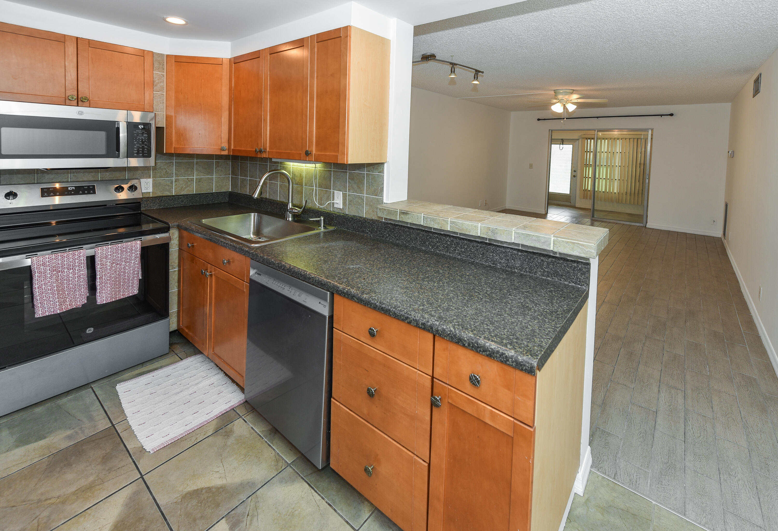 2161 Ne 1st Court 106, Boynton Beach, Palm Beach County, Florida - 2 Bedrooms  
2 Bathrooms - 