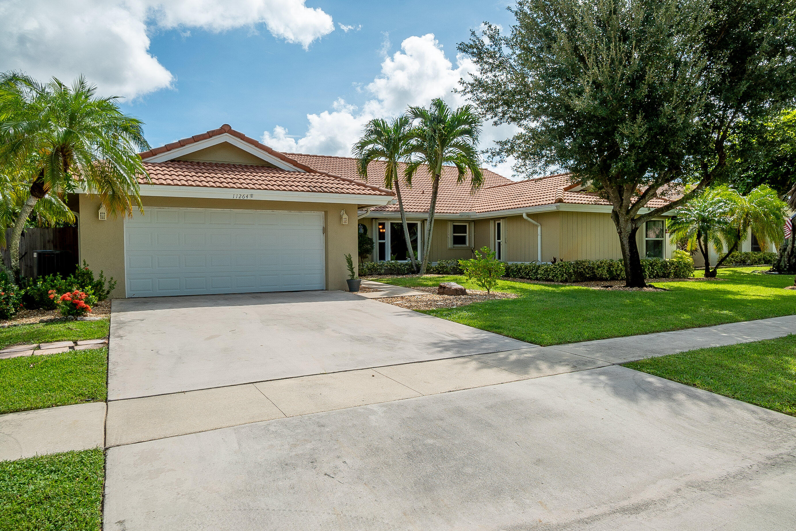 11264 Island Lakes Lane, Boca Raton, Palm Beach County, Florida - 4 Bedrooms  
3 Bathrooms - 