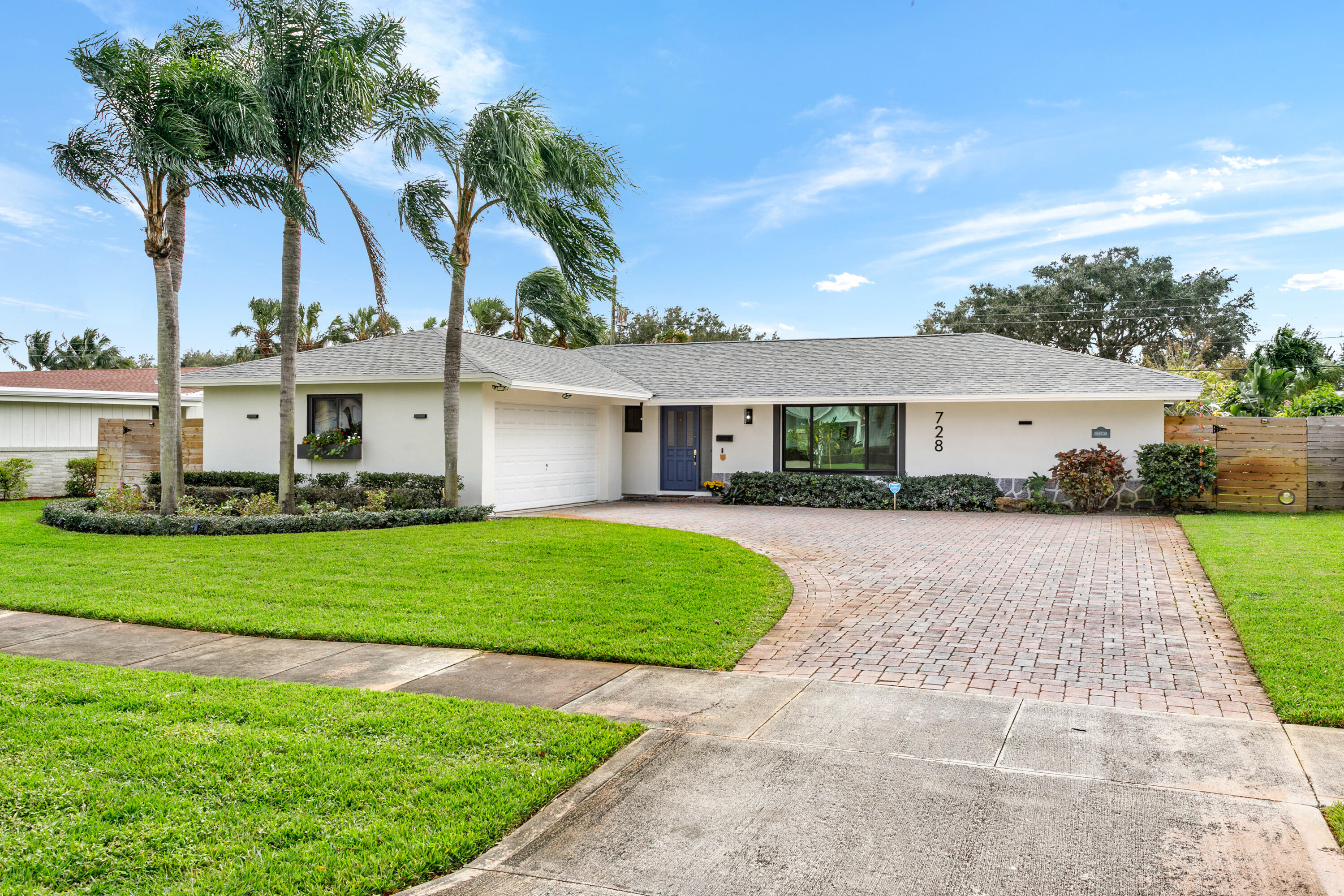 728 Robin Way, North Palm Beach, Miami-Dade County, Florida - 4 Bedrooms  
2 Bathrooms - 