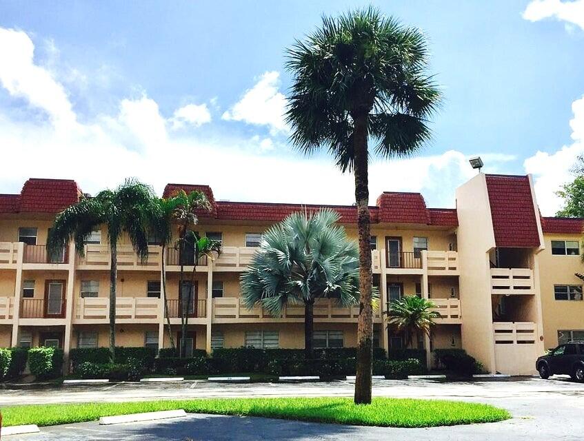 Property for Sale at 14790 Bonaire Boulevard 307, Delray Beach, Palm Beach County, Florida - Bedrooms: 1 
Bathrooms: 1.5  - $110,000