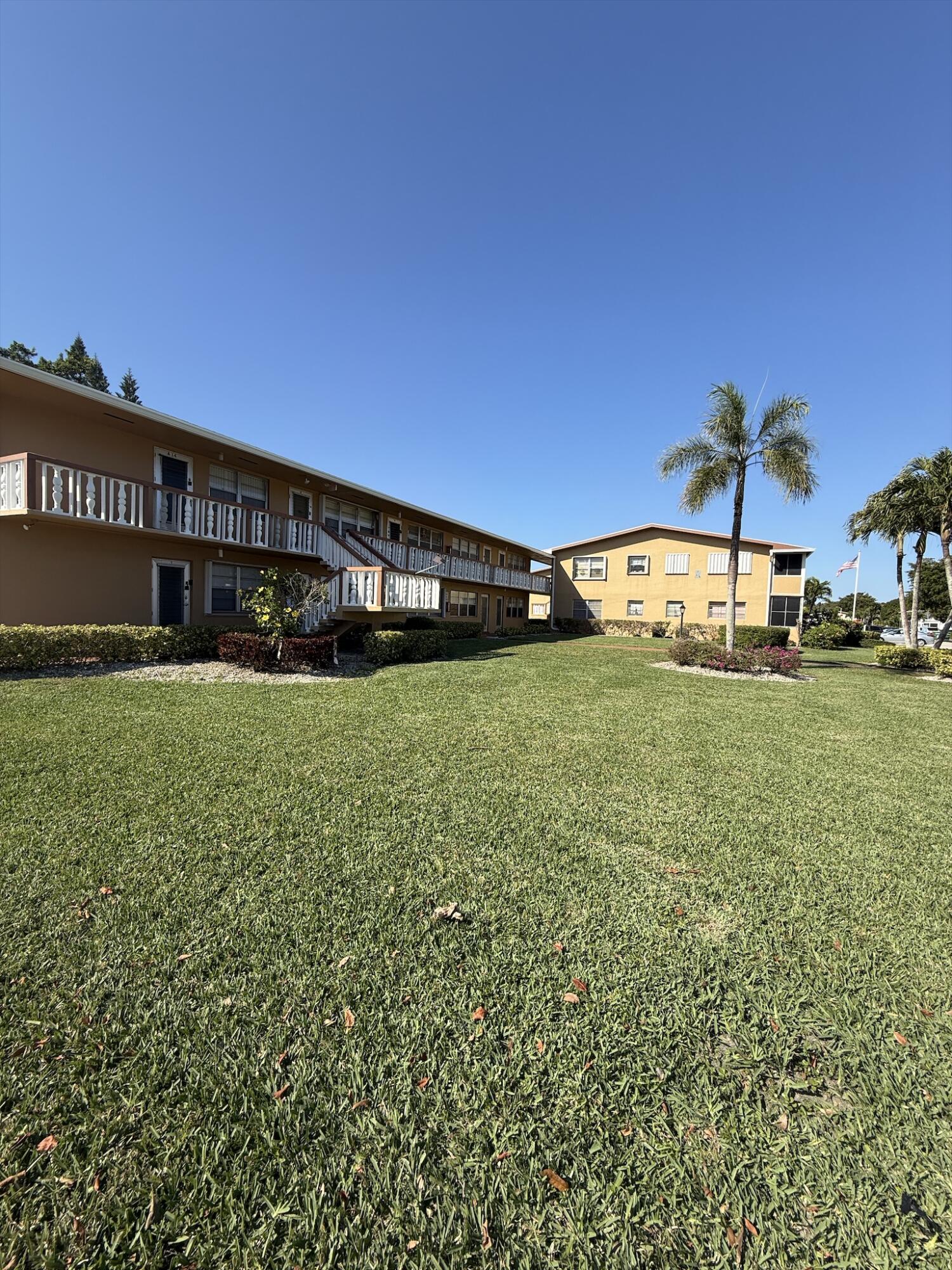 14 Canterbury A, West Palm Beach, Palm Beach County, Florida - 2 Bedrooms  
1.5 Bathrooms - 
