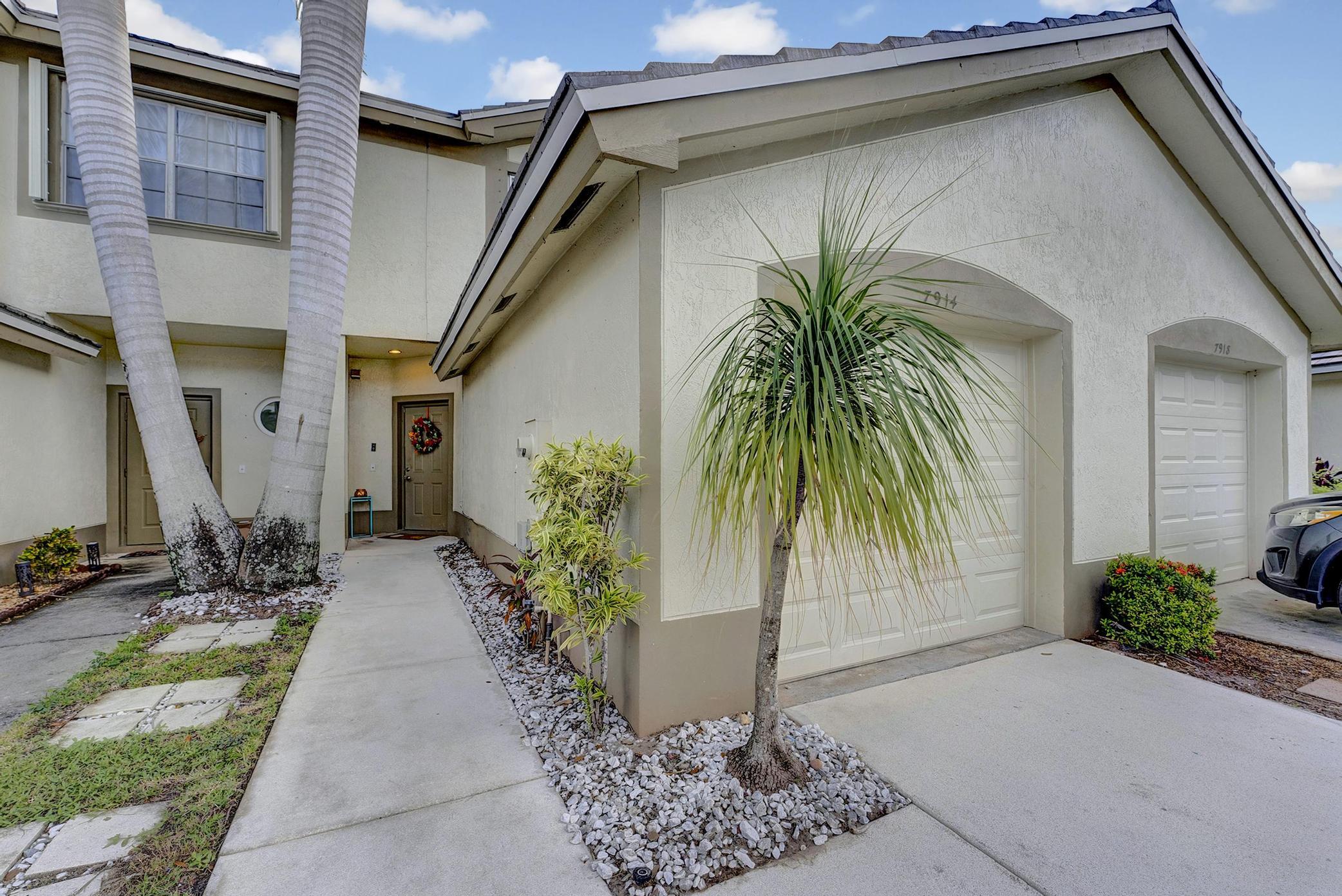 7914 Sienna Springs Drive, Lake Worth, Palm Beach County, Florida - 2 Bedrooms  
2.5 Bathrooms - 