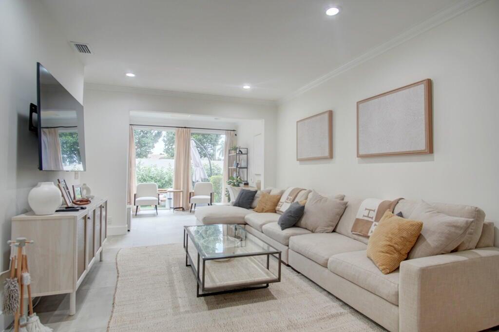 Property for Sale at 6744 Via Regina, Boca Raton, Palm Beach County, Florida - Bedrooms: 3 
Bathrooms: 2.5  - $624,900