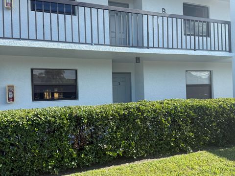 Photo of 1270 SE Parkview Place #B3, Stuart, FL 34994 (MLS # RX-11124837)
