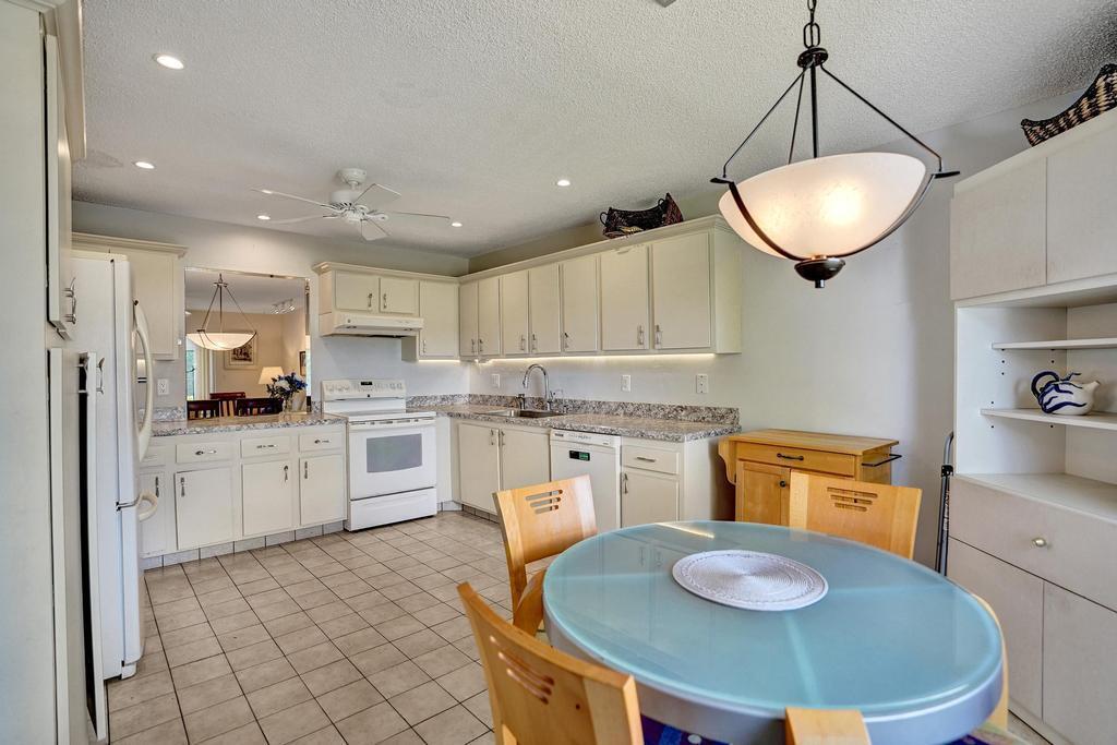 Property for Sale at 5368 Privet Place A, Delray Beach, Palm Beach County, Florida - Bedrooms: 2 
Bathrooms: 2  - $200,000
