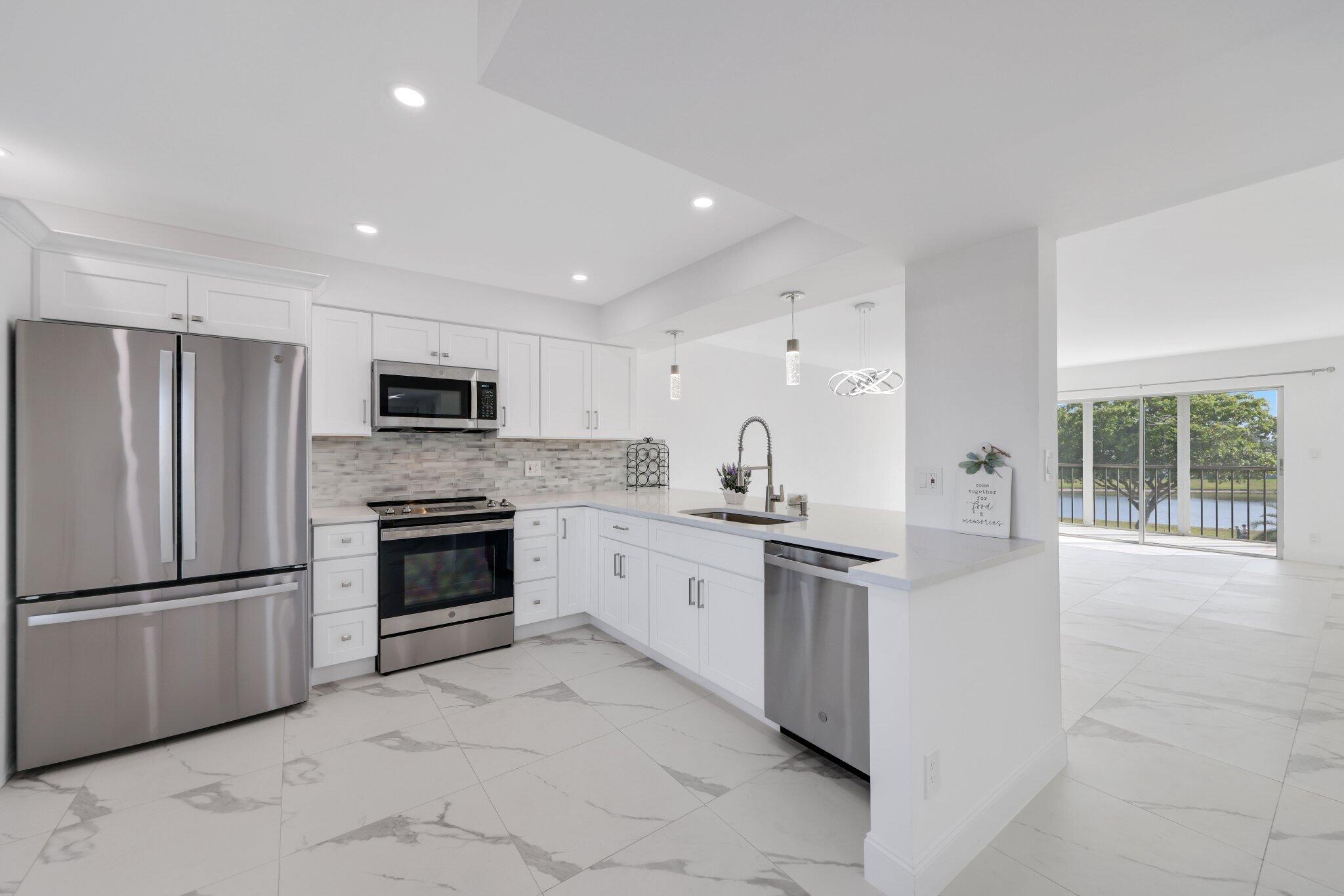 6936 Huntington Lane 302, Delray Beach, Palm Beach County, Florida - 2 Bedrooms  
2 Bathrooms - 