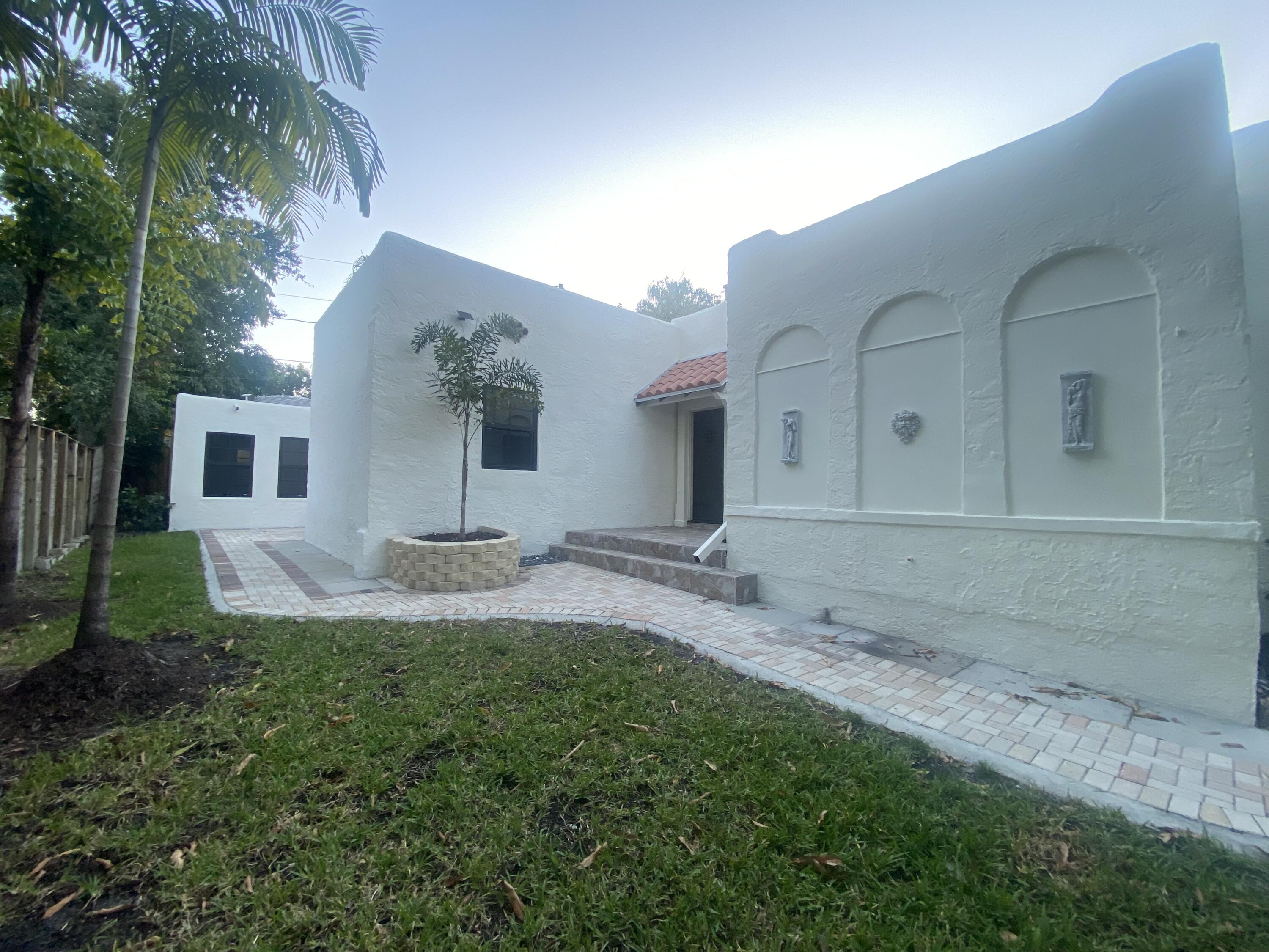 828 35th Street, West Palm Beach, Palm Beach County, Florida - 4 Bedrooms  
4 Bathrooms - 