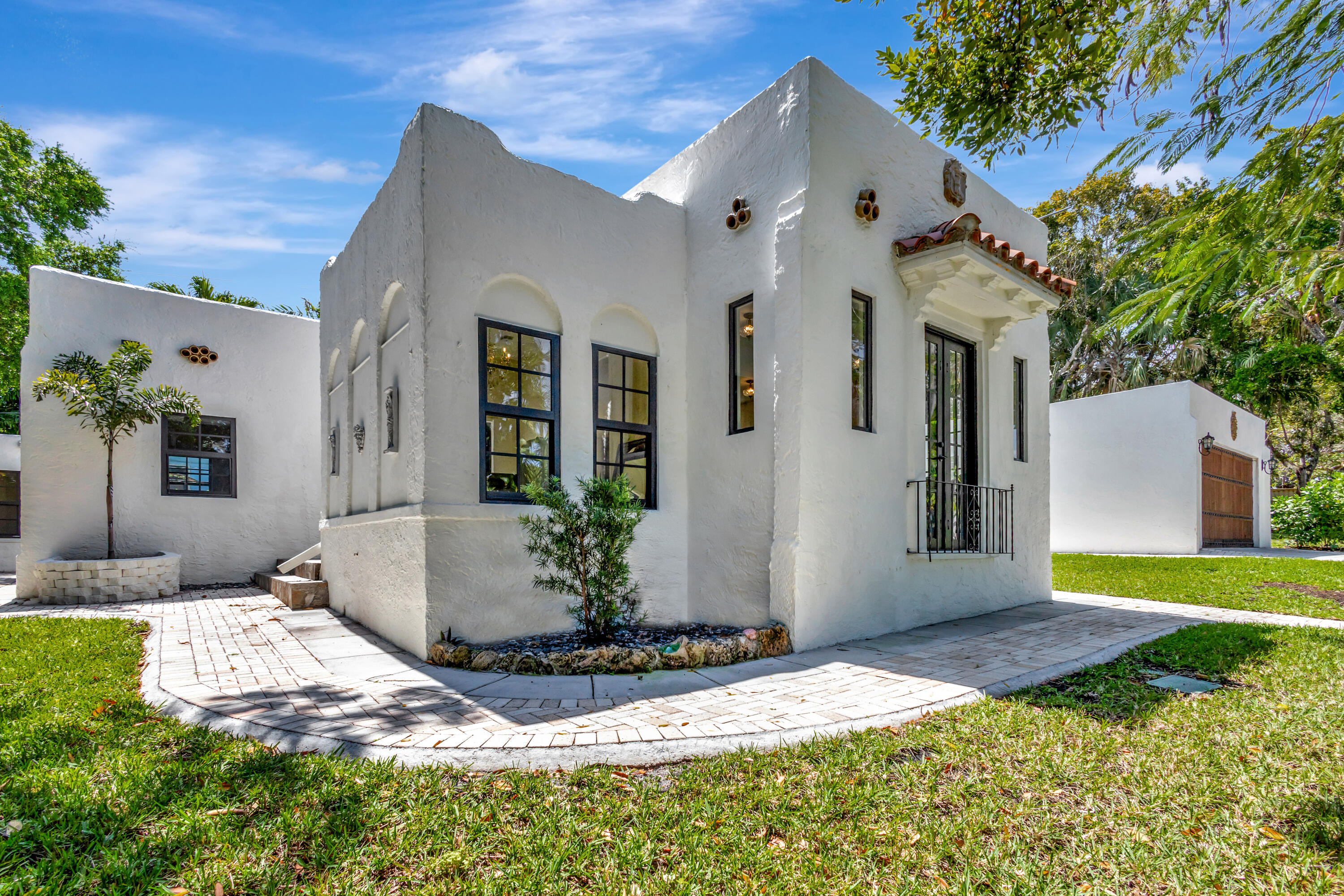 Property for Sale at 828 35th Street, West Palm Beach, Palm Beach County, Florida - Bedrooms: 4 
Bathrooms: 4  - $1,295,000