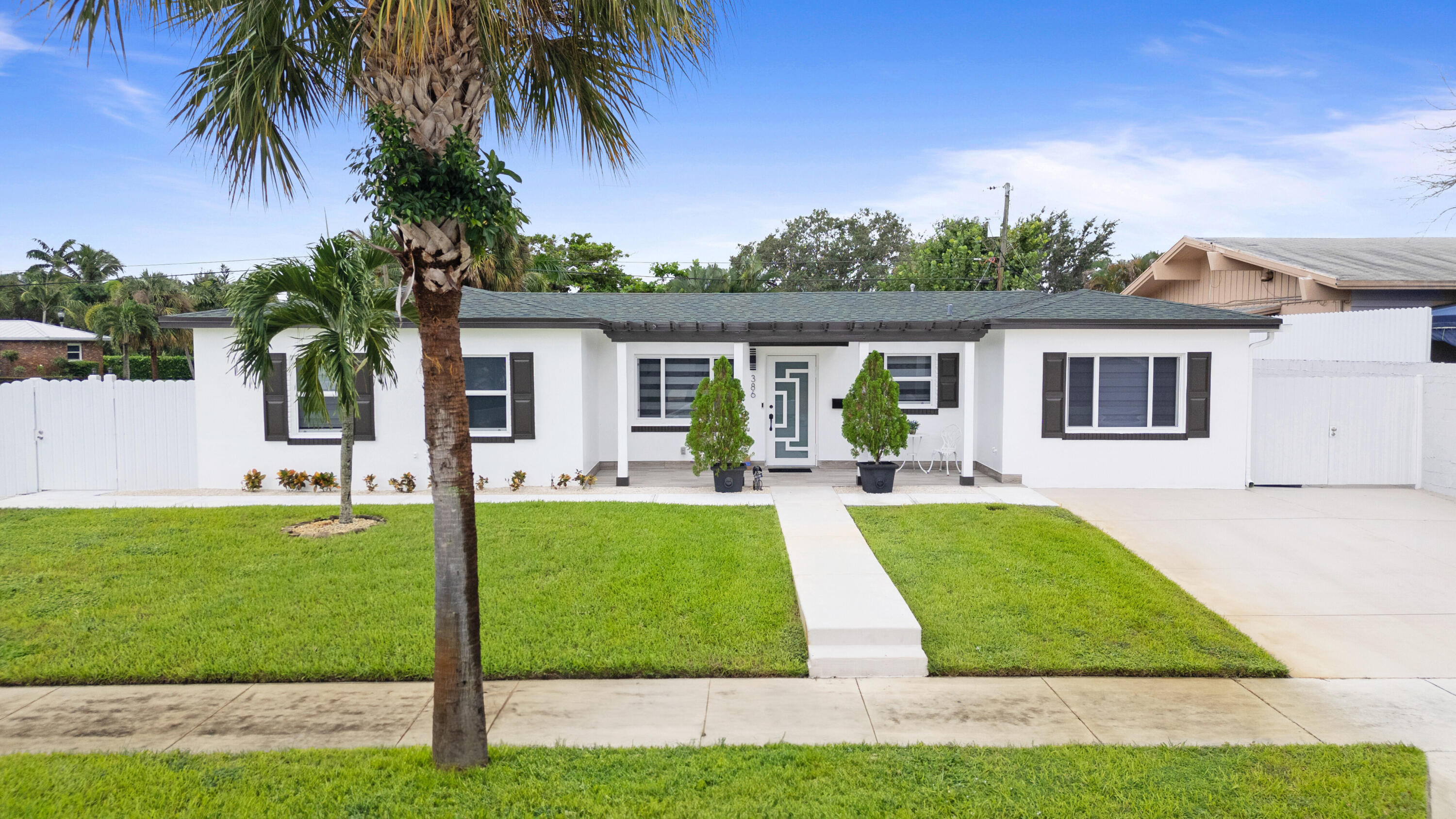 386 Franklin Road, West Palm Beach, Palm Beach County, Florida - 3 Bedrooms  
2 Bathrooms - 