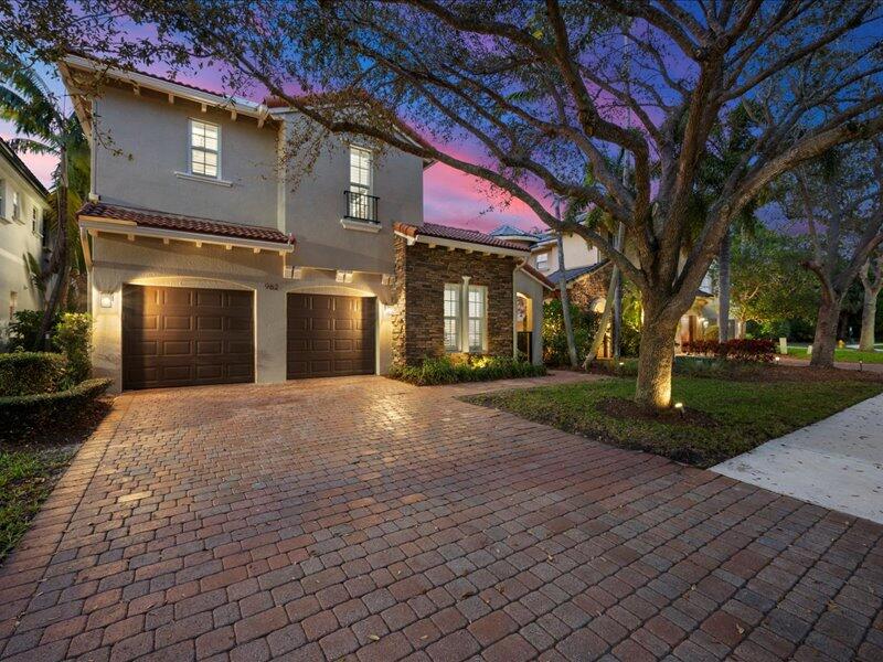 Property for Sale at 962 Mill Creek Drive, Palm Beach Gardens, Palm Beach County, Florida - Bedrooms: 4 
Bathrooms: 3.5  - $1,349,000