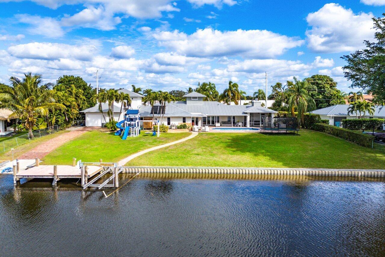 3815 S Lake Drive, Boynton Beach, Palm Beach County, Florida - 5 Bedrooms  
5.5 Bathrooms - 