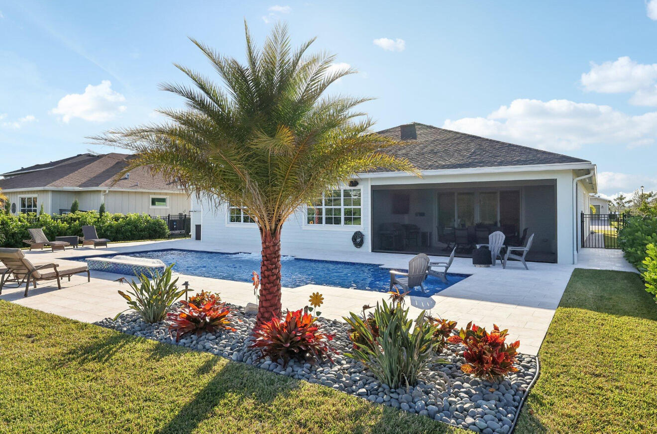 Property for Sale at 822 Hookline Circle, Loxahatchee, Palm Beach County, Florida - Bedrooms: 5 
Bathrooms: 3.5  - $1,169,000