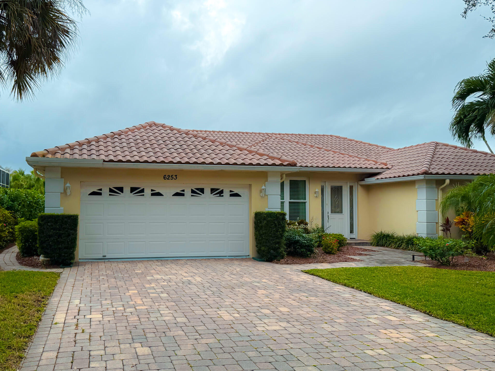 6253 Winding Lake Drive, Jupiter, Palm Beach County, Florida - 3 Bedrooms  
2 Bathrooms - 