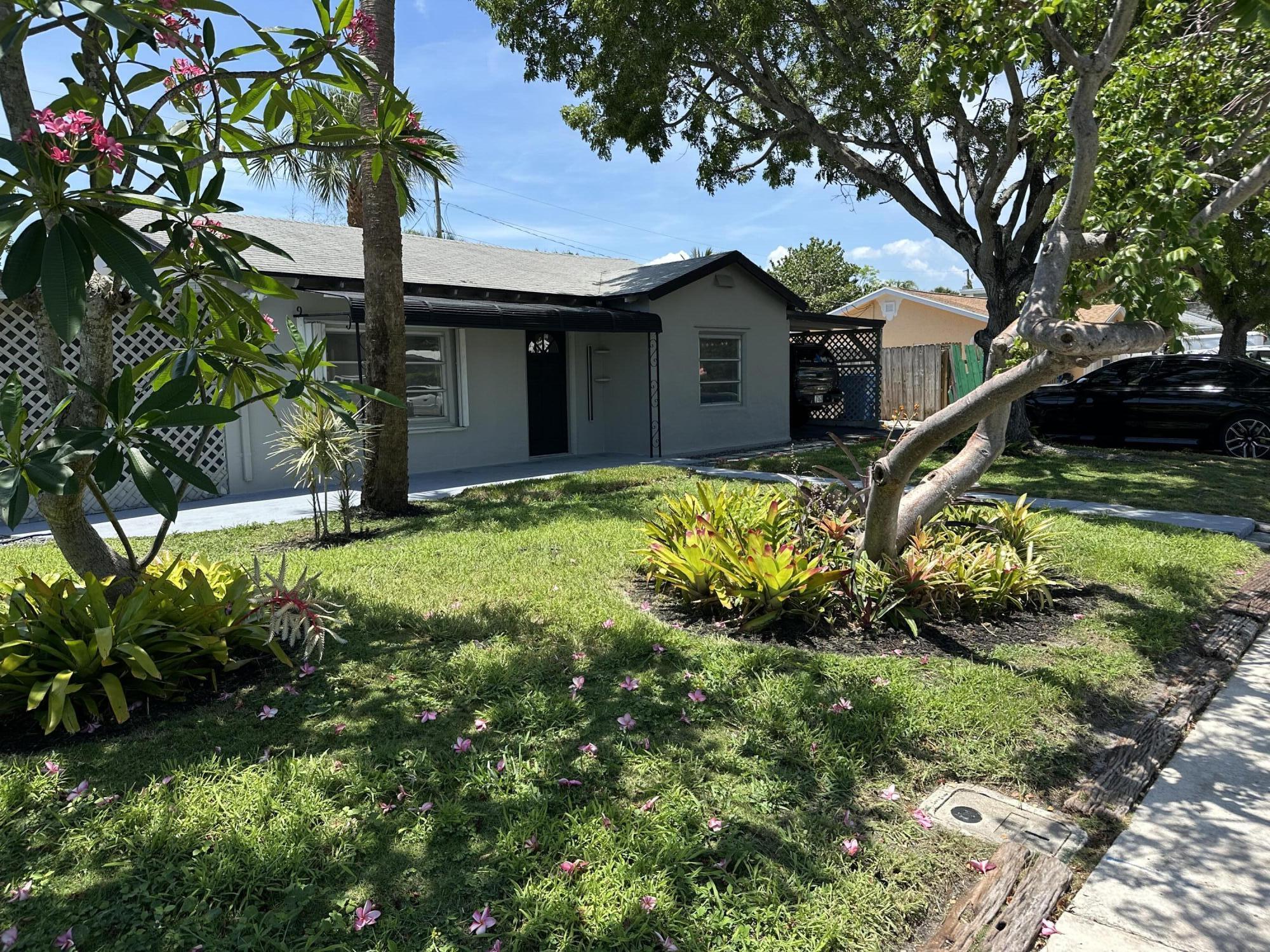Property for Sale at 604 W Ocean Avenue, Lantana, Palm Beach County, Florida - Bedrooms: 2 
Bathrooms: 1  - $449,000