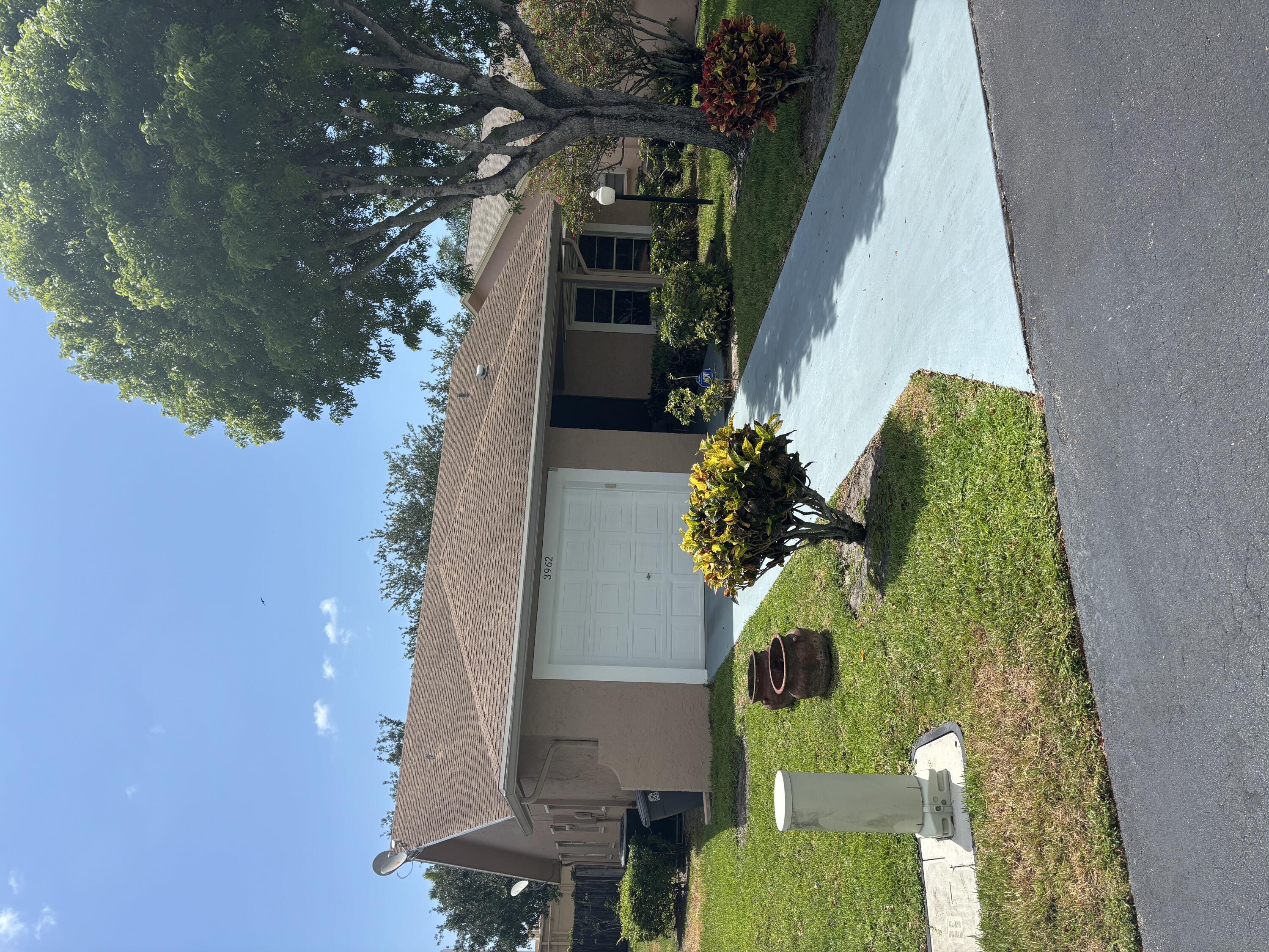 Property for Sale at 3962 Dafilee Circle, West Palm Beach, Palm Beach County, Florida - Bedrooms: 2 
Bathrooms: 2  - $339,900