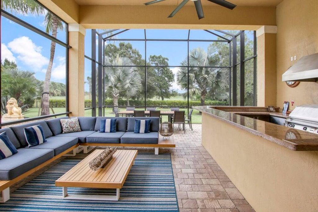 Photo of 18337 SE Old Trail Drive W, Jupiter, FL 33478 (MLS # RX-11048990)