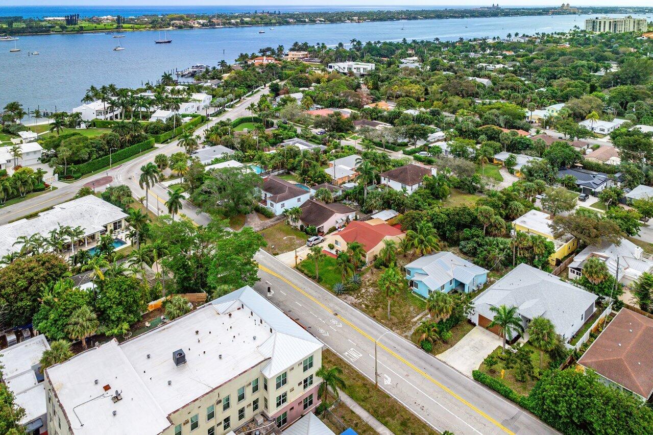 Property for Sale at 3633 N Flagler Drive, West Palm Beach, Palm Beach County, Florida - Bedrooms: 2 
Bathrooms: 1  - $724,900