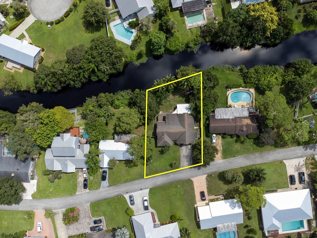 Photo of 446 SE Cardinal Trail, Stuart, FL 34997 (MLS # RX-11097000)