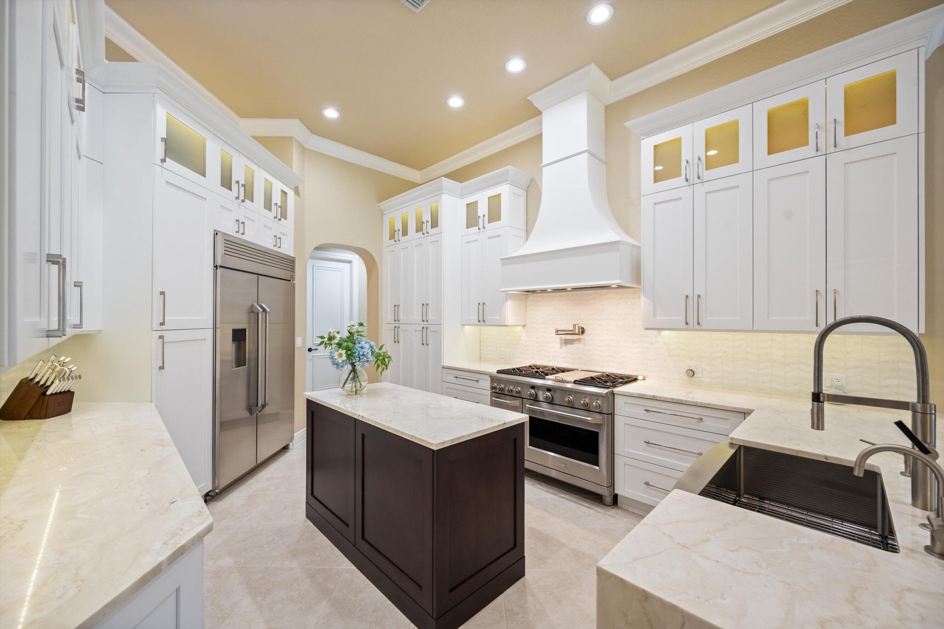 Property for Sale at 10758 Versailles Boulevard, Wellington, Palm Beach County, Florida - Bedrooms: 4 
Bathrooms: 3.5  - $1,390,000