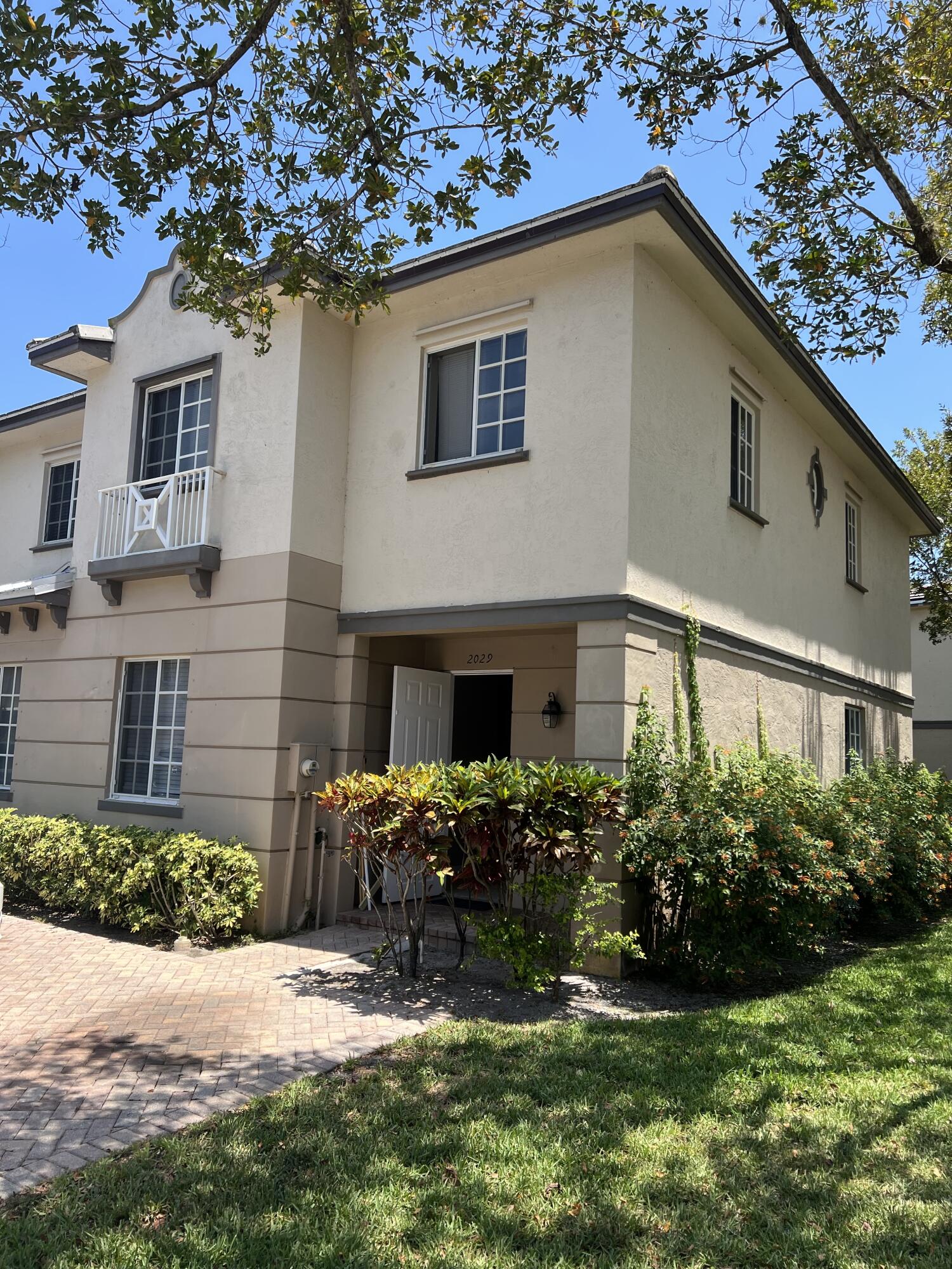 Property for Sale at 2029 Island Drive, Riviera Beach, Palm Beach County, Florida - Bedrooms: 3 
Bathrooms: 2.5  - $276,900