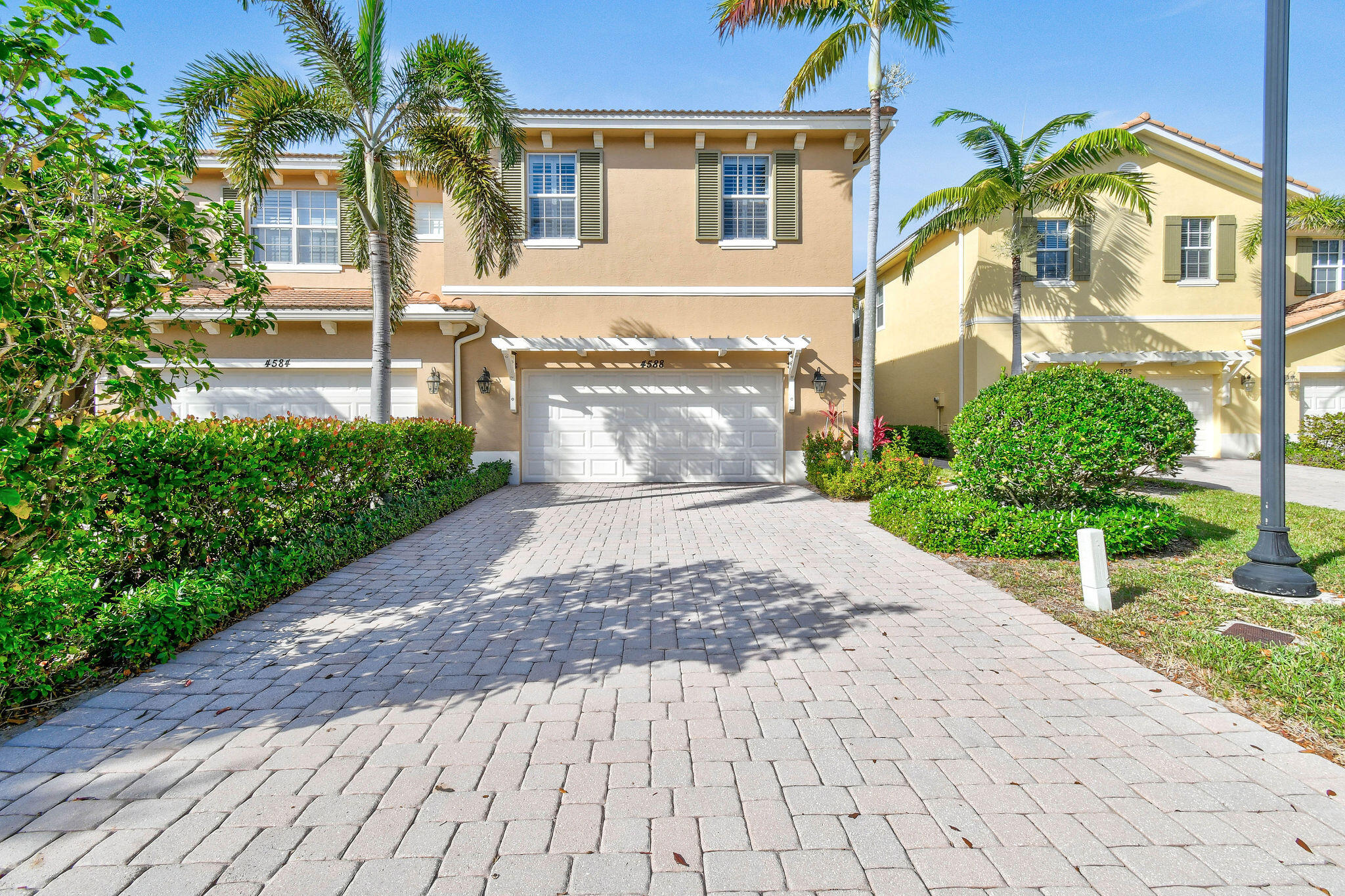 4588 Cadiz Circle, Palm Beach Gardens, Palm Beach County, Florida - 3 Bedrooms  
2.5 Bathrooms - 