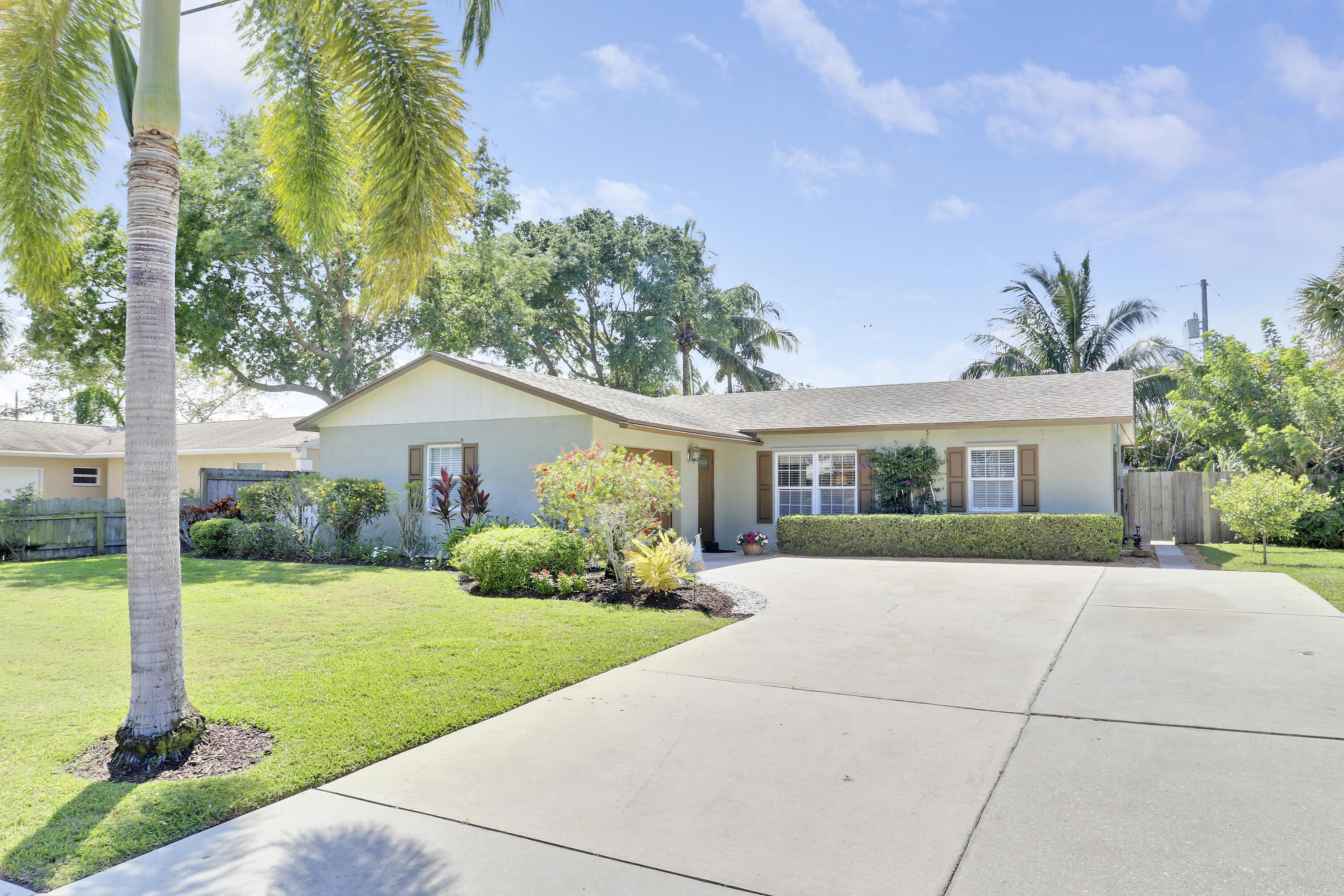 14341 Palmwood Road, Palm Beach Gardens, Palm Beach County, Florida - 3 Bedrooms  
2 Bathrooms - 