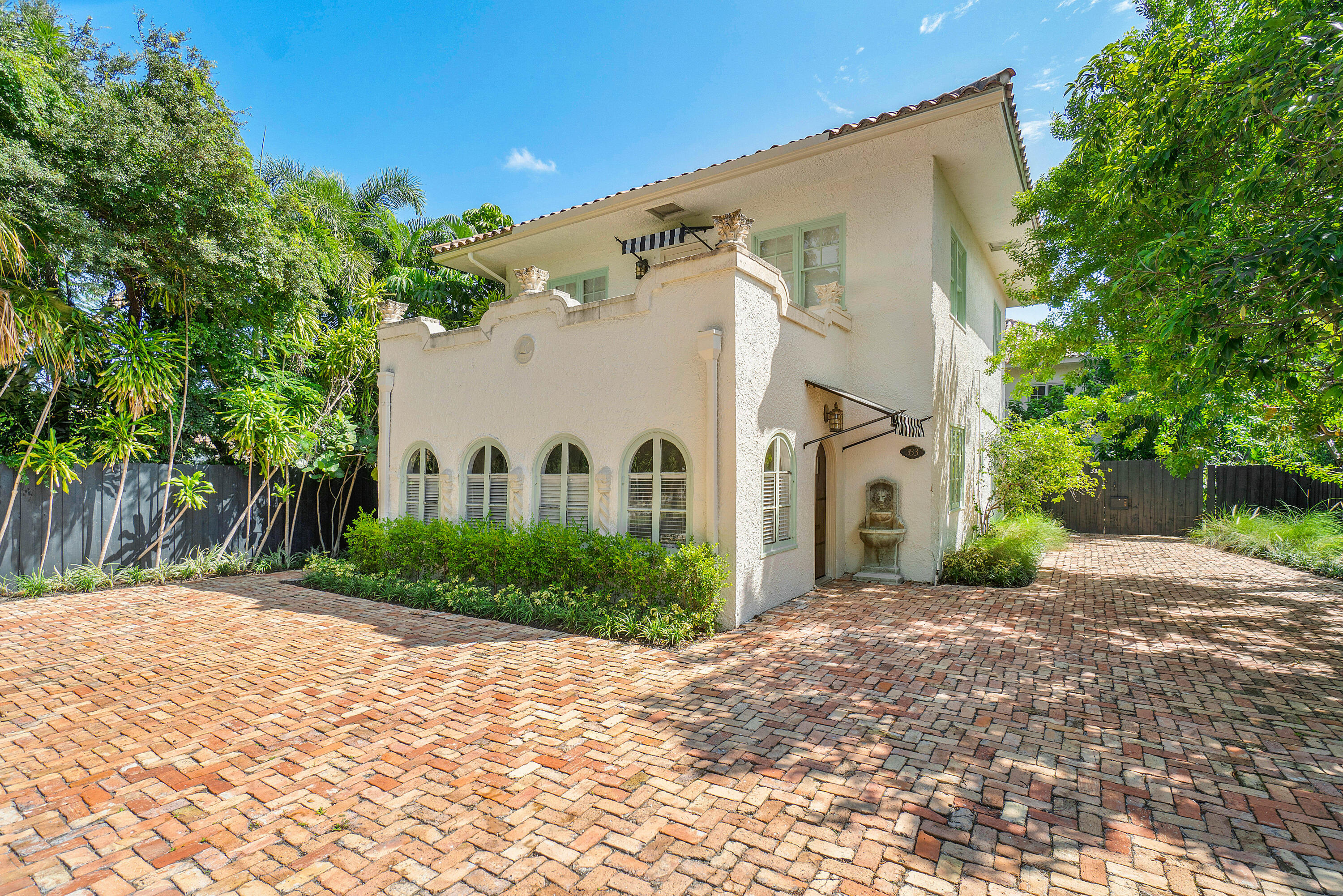 333 Marlborough Road, West Palm Beach, Palm Beach County, Florida - 7 Bedrooms  
5 Bathrooms - 