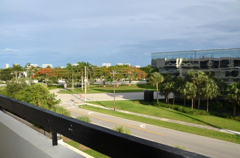 Photo of 1401 N Federal Highway Highway #4024370, Boca Raton, FL 33432 (MLS # RX-11129488)