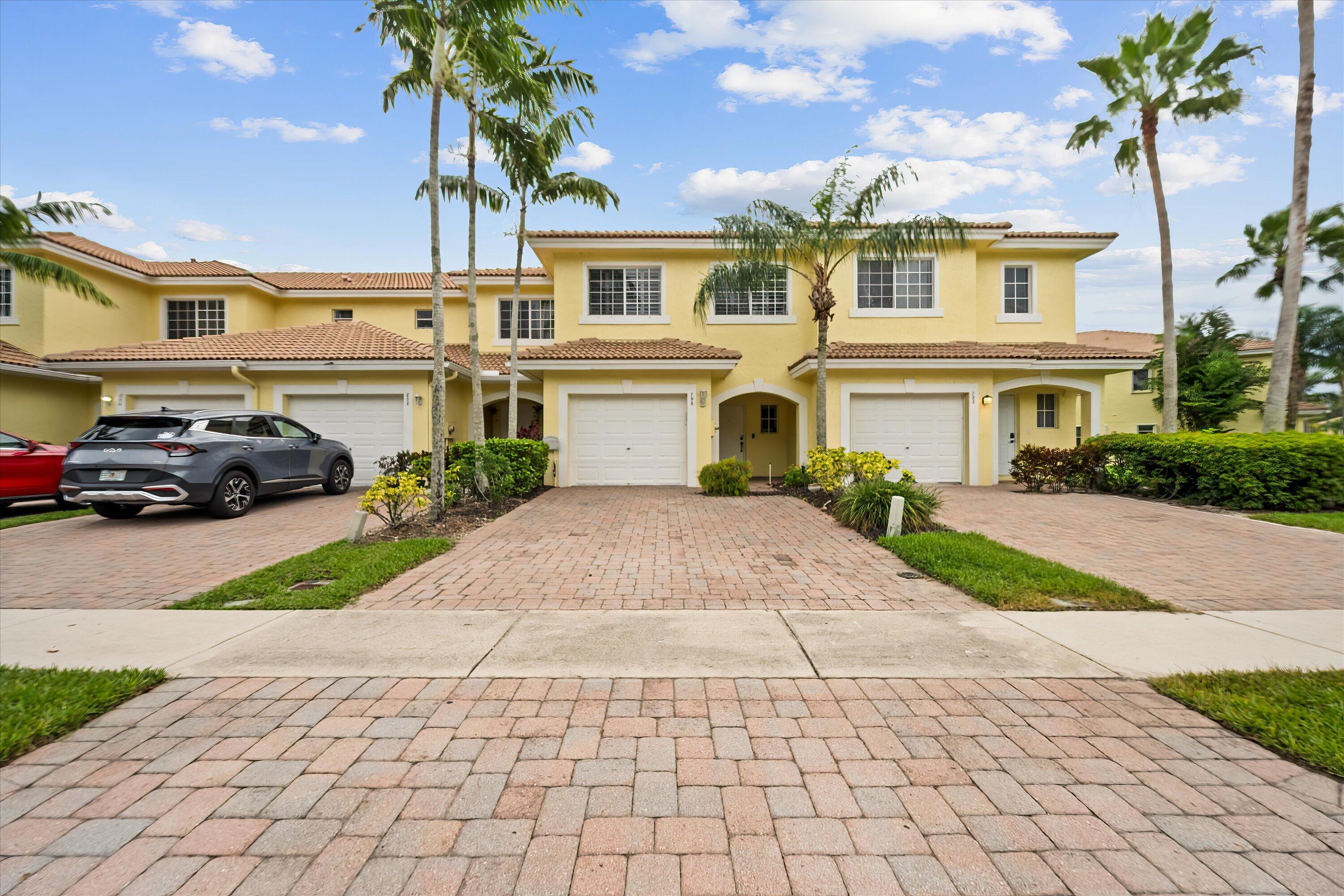 796 Imperial Lake Road, West Palm Beach, Palm Beach County, Florida - 3 Bedrooms  
2.5 Bathrooms - 