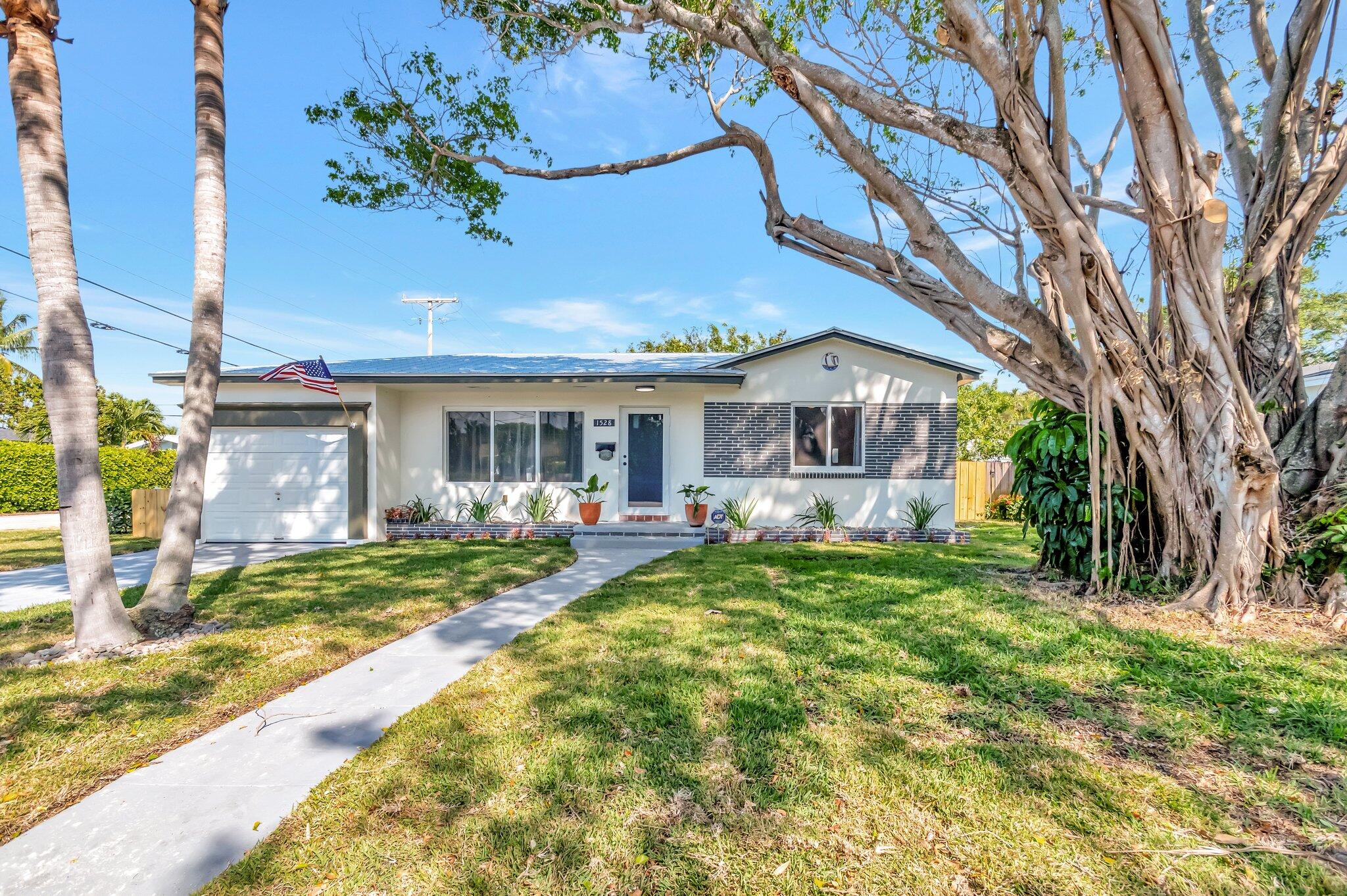 Property for Sale at 1528 N K Street, Lake Worth Beach, Palm Beach County, Florida - Bedrooms: 2 
Bathrooms: 2  - $539,000