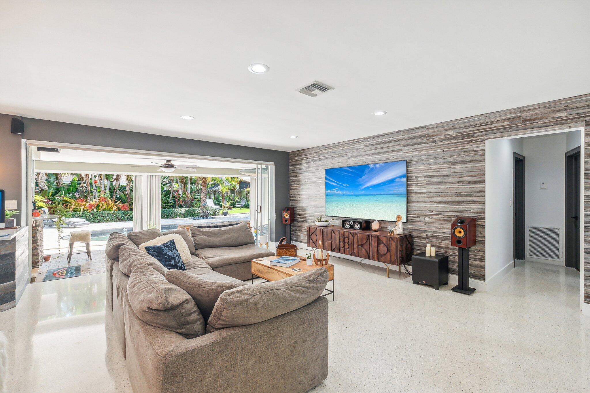 Property for Sale at 1132 Sw 13th Avenue, Boca Raton, Palm Beach County, Florida - Bedrooms: 3 
Bathrooms: 3  - $950,000