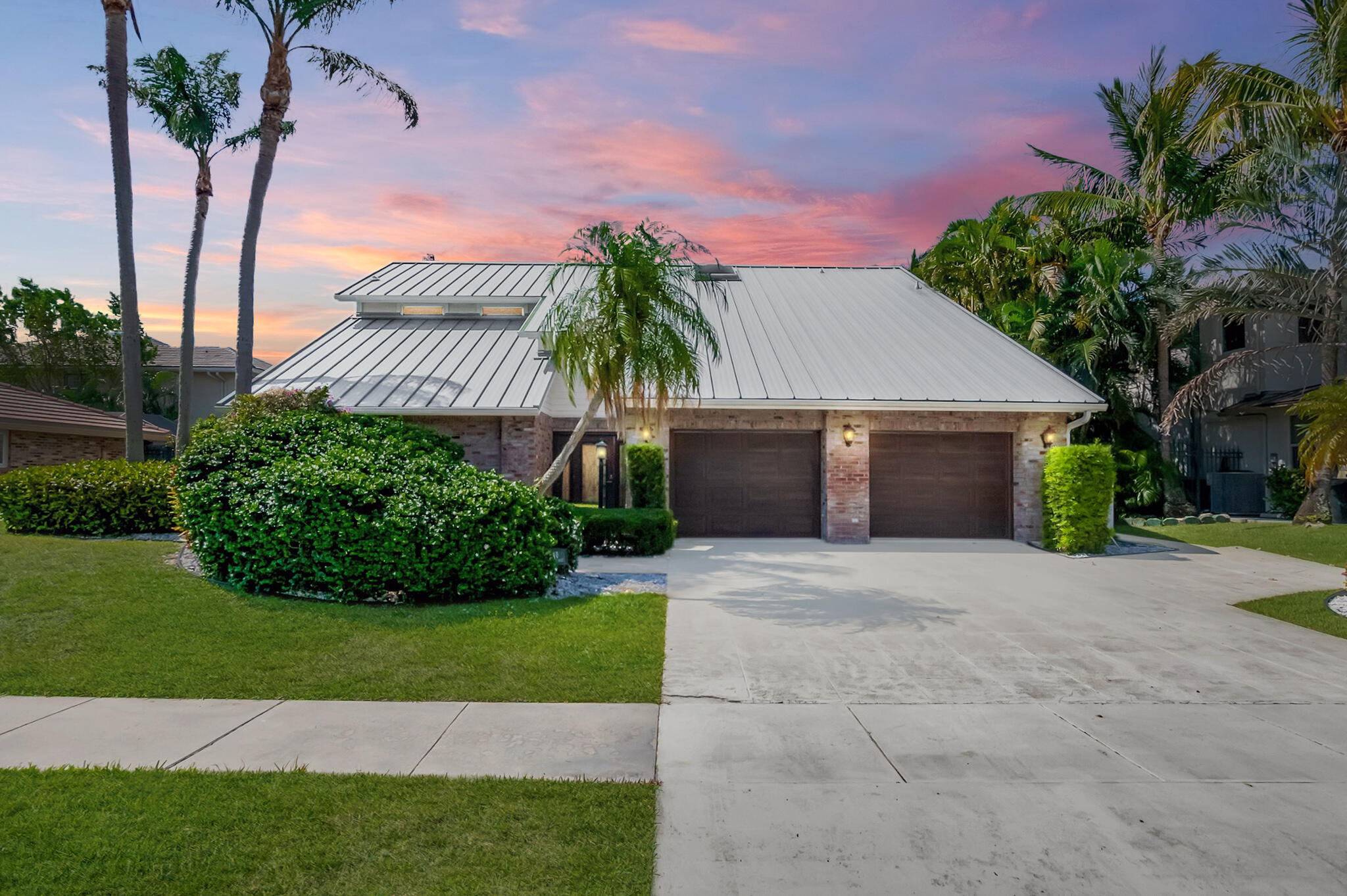 540 Sw 15th Street, Boca Raton, Palm Beach County, Florida - 5 Bedrooms  
4 Bathrooms - 