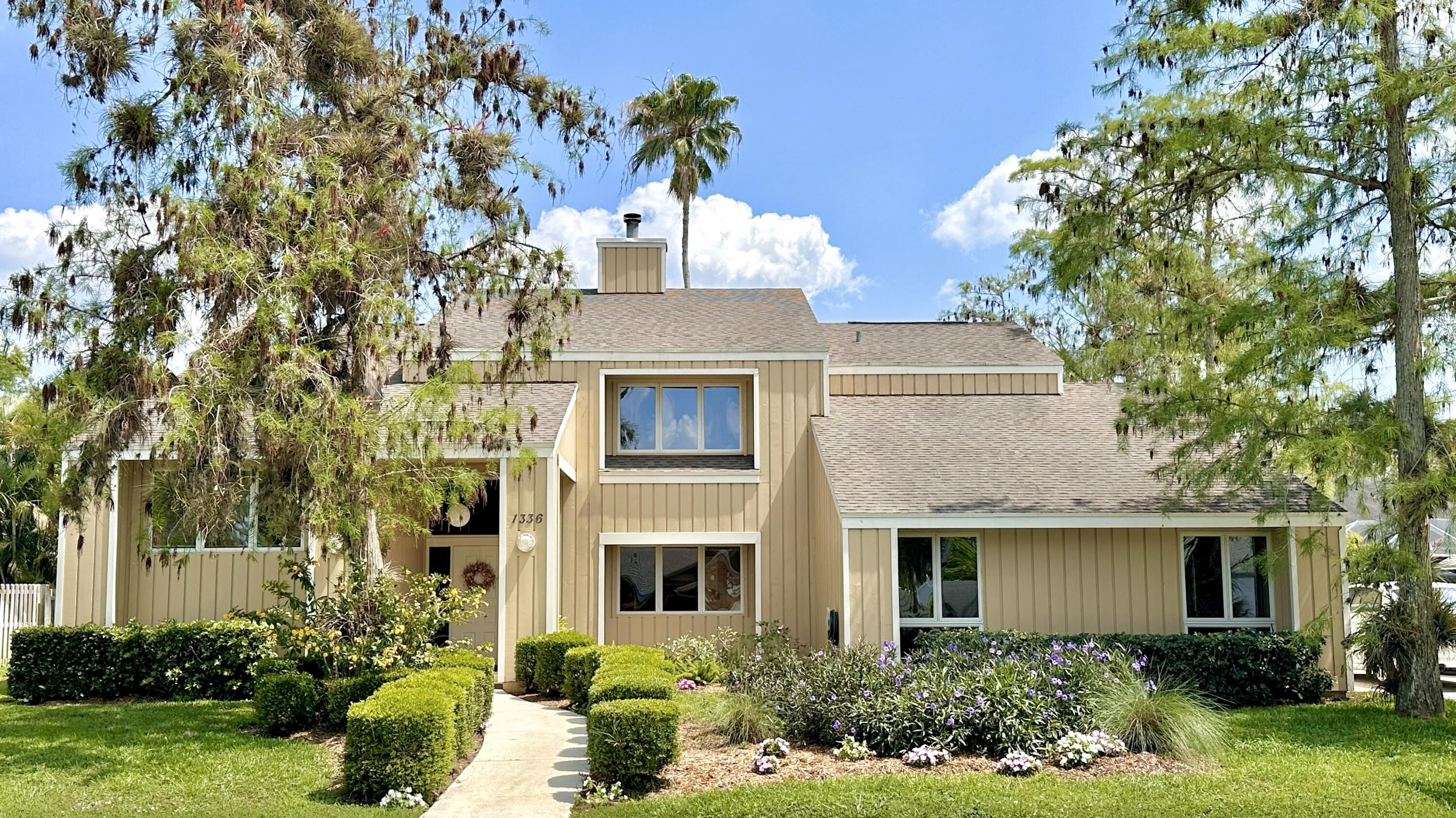 Property for Sale at 1336 Brampton Cove, Wellington, Palm Beach County, Florida - Bedrooms: 3 
Bathrooms: 2  - $675,000