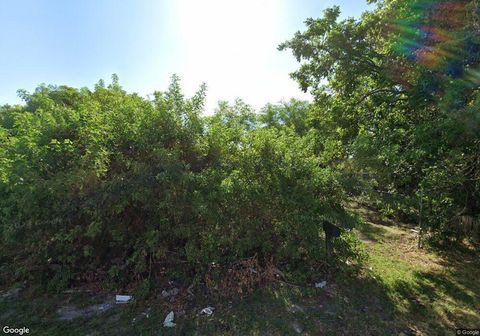 Photo of 12931 Westview Drive, Miami, FL 33167 (MLS # RX-11114790)