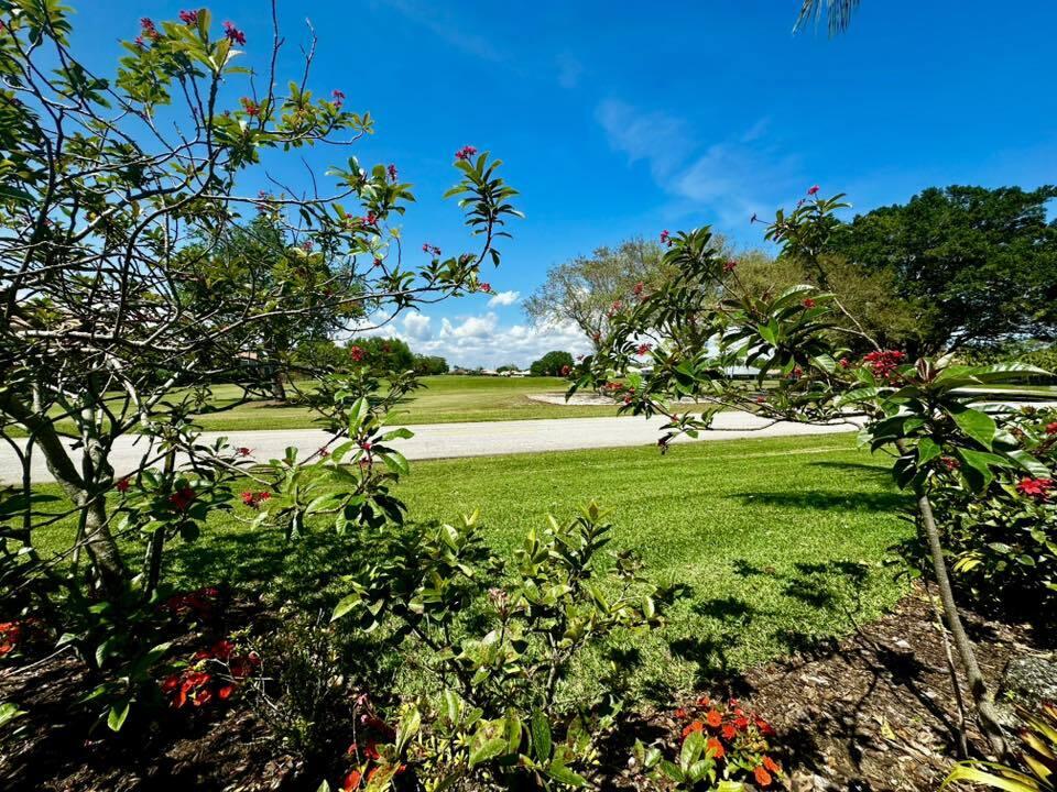 1 Cuillan Circle, Palm Beach Gardens, Palm Beach County, Florida - 3 Bedrooms  
2.5 Bathrooms - 