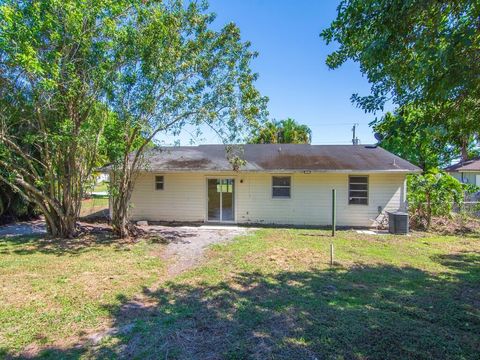 Photo of 526 NW Kingston Street, Port Saint Lucie, FL 34983 (MLS # RX-11129477)