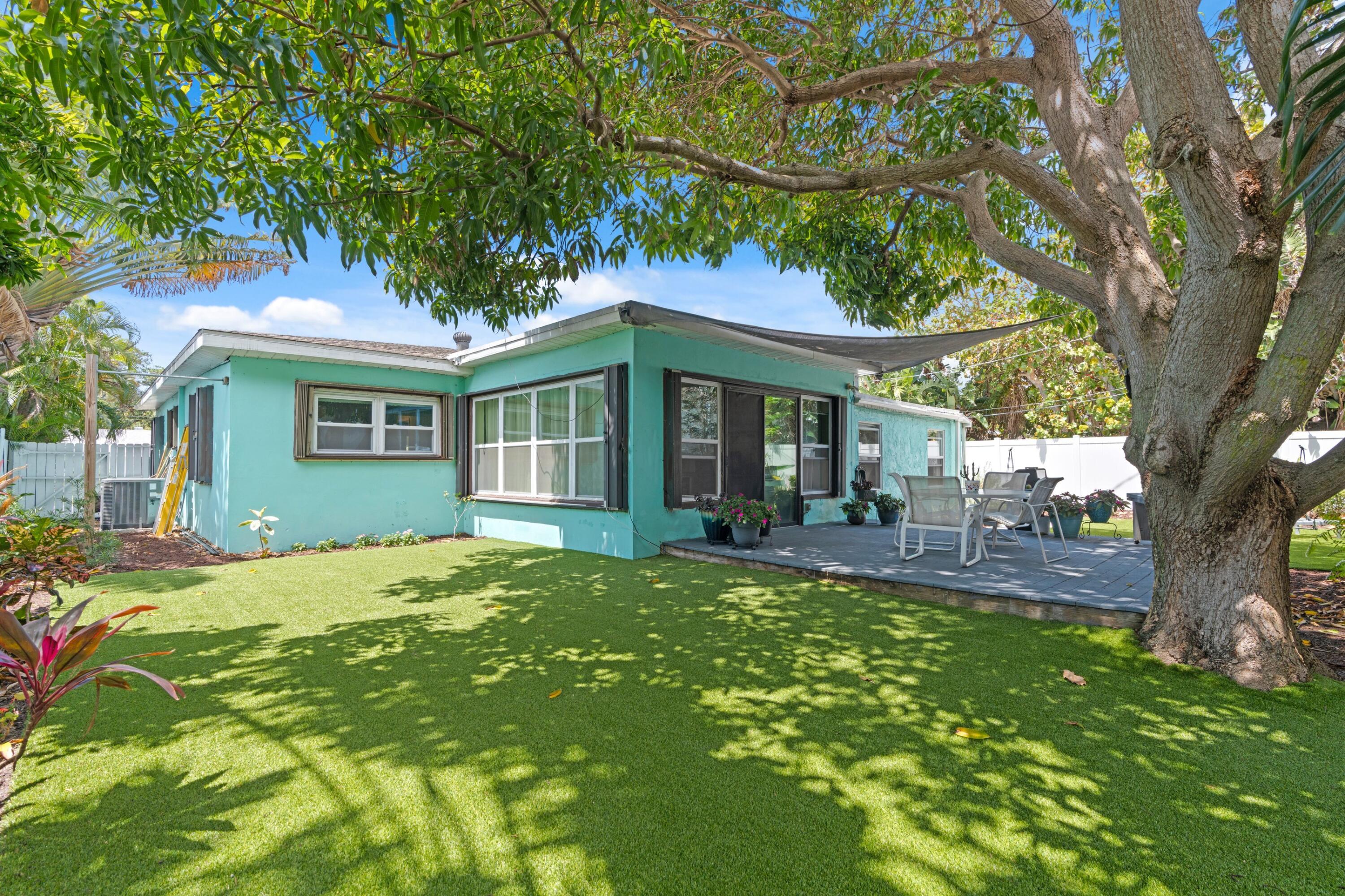 1516 N M Street, Lake Worth Beach, Palm Beach County, Florida - 3 Bedrooms  
2 Bathrooms - 