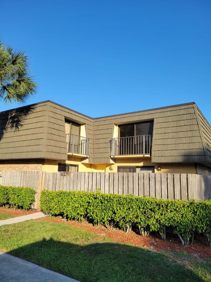 1724 17th Way, West Palm Beach, Palm Beach County, Florida - 2 Bedrooms  
2.5 Bathrooms - 