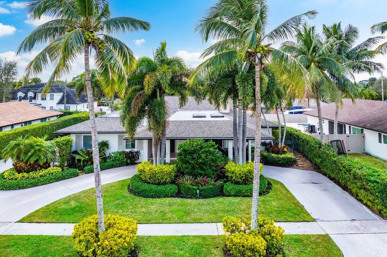 1080 Sw 17th Street, Boca Raton, Palm Beach County, Florida - 4 Bedrooms  
2.5 Bathrooms - 