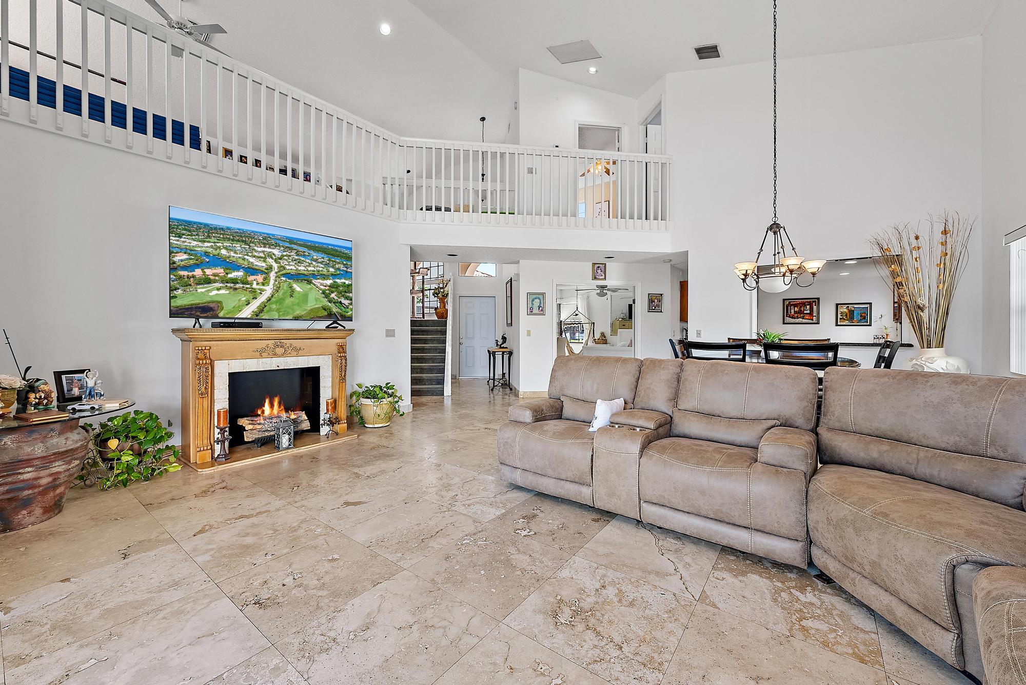 13210 Crisa Drive, Palm Beach Gardens, Palm Beach County, Florida - 3 Bedrooms  
2.5 Bathrooms - 