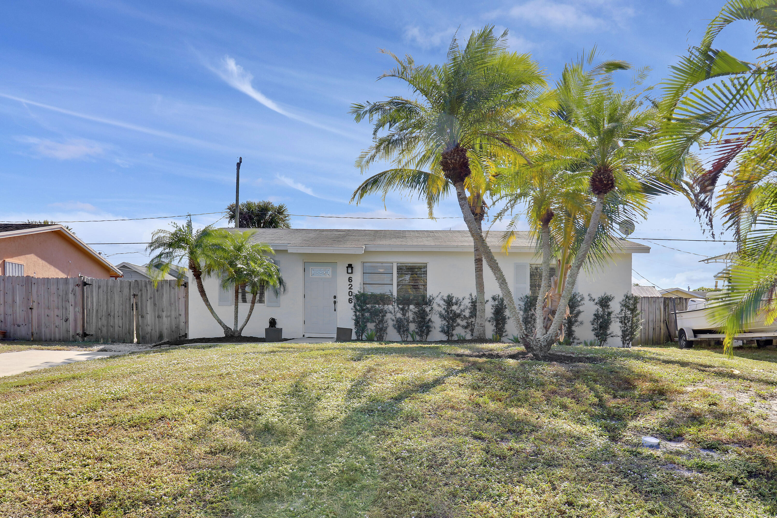 6206 Dimond Street, Jupiter, Palm Beach County, Florida - 3 Bedrooms  
1 Bathrooms - 