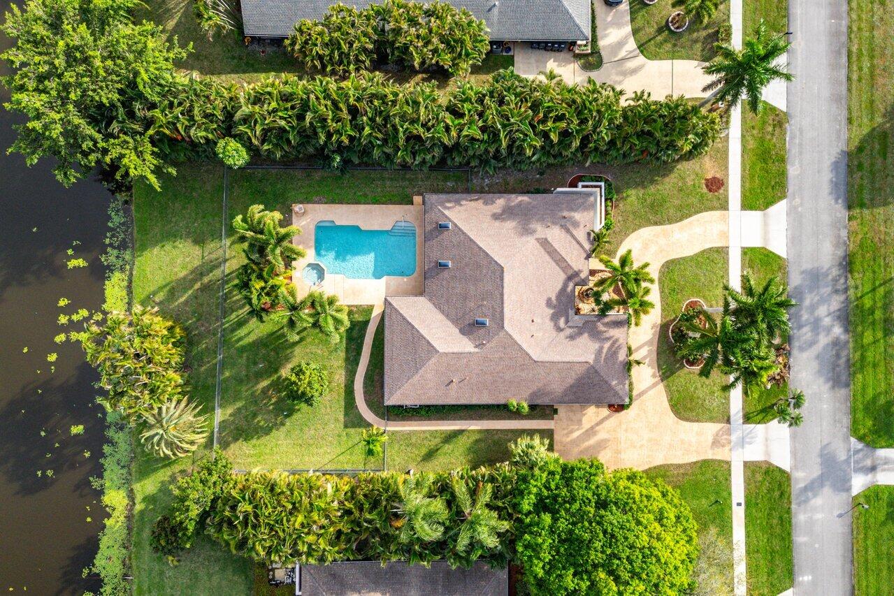 Property for Sale at 1400 Wood Row Way, Wellington, Palm Beach County, Florida - Bedrooms: 4 
Bathrooms: 2.5  - $995,000