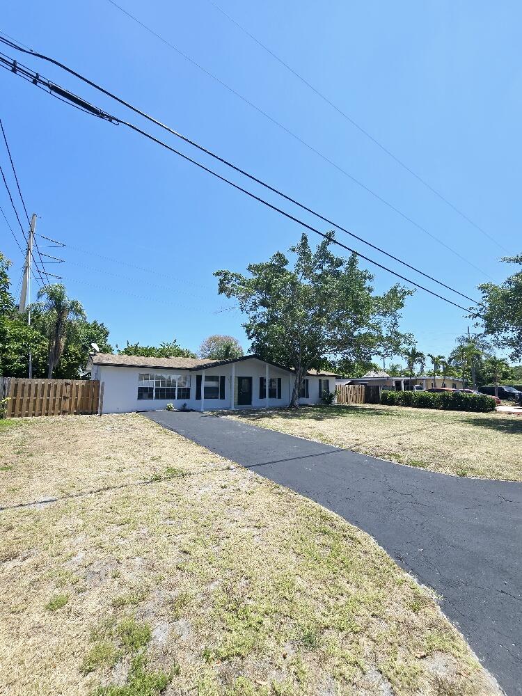 Property for Sale at 6952 Tradewind Drive, Lake Worth, Palm Beach County, Florida - Bedrooms: 3 
Bathrooms: 2  - $539,900