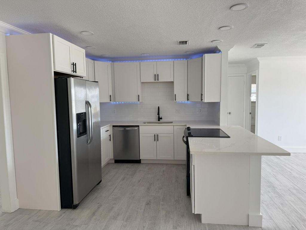 Photo of 502 Park Avenue, Sebastian, FL 32958 (MLS # RX-11123351)