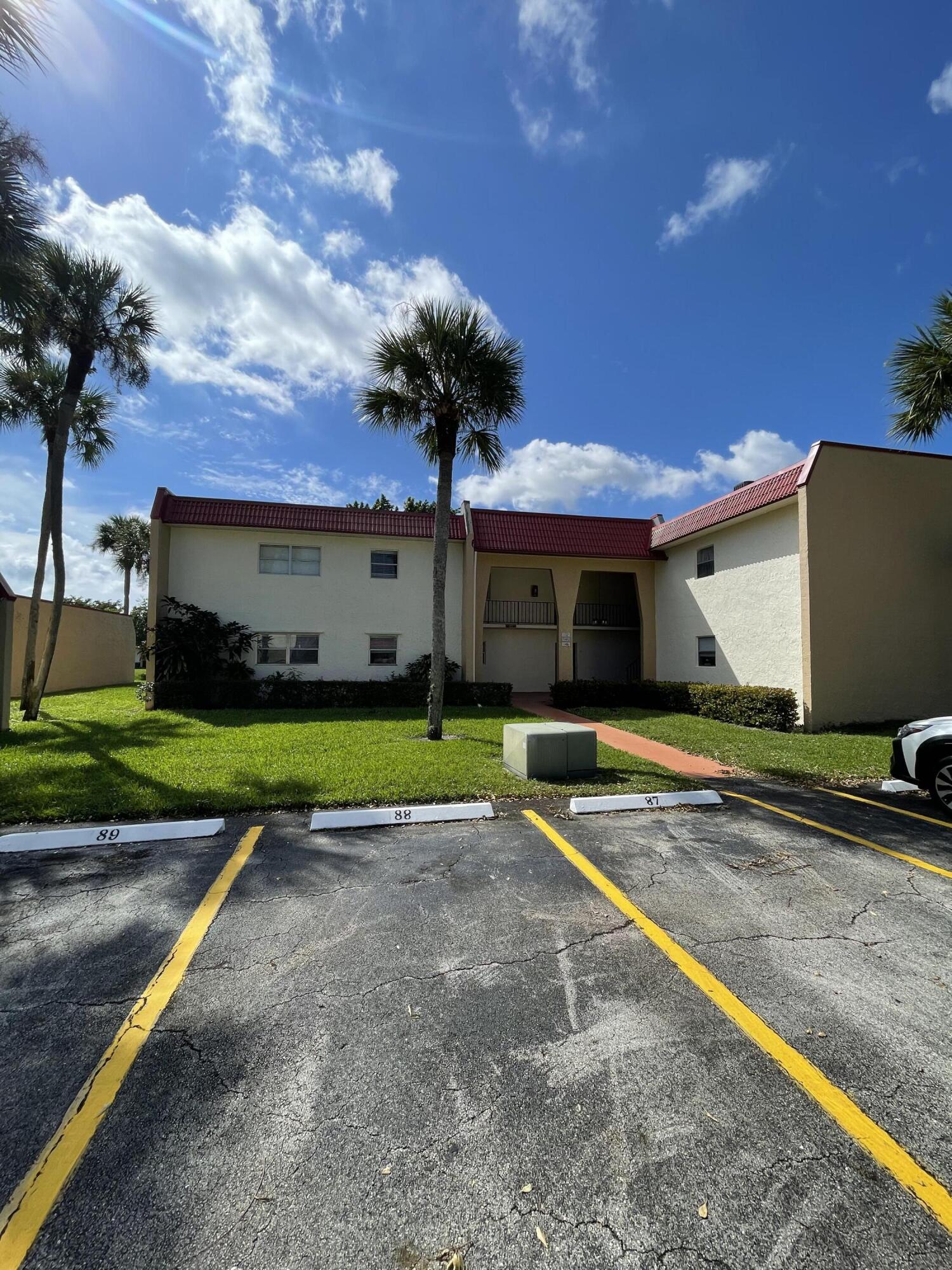 Property for Sale at 134 Lake Frances Drive, West Palm Beach, Palm Beach County, Florida - Bedrooms: 1 
Bathrooms: 1.5  - $122,000