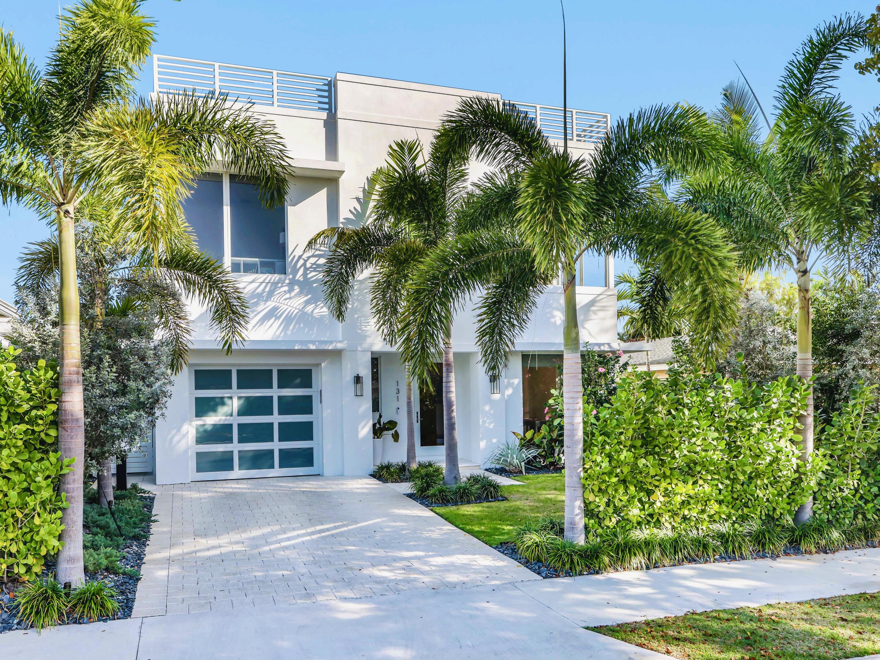131 Costello Road, West Palm Beach, Palm Beach County, Florida - 4 Bedrooms  
4.5 Bathrooms - 