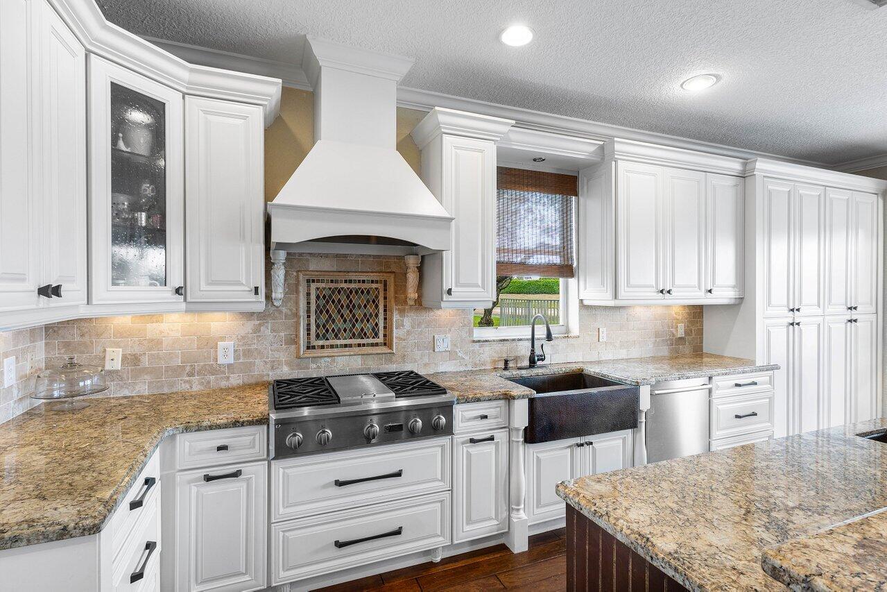 21281 Waycross Drive, Boca Raton, Palm Beach County, Florida - 4 Bedrooms  
2.5 Bathrooms - 